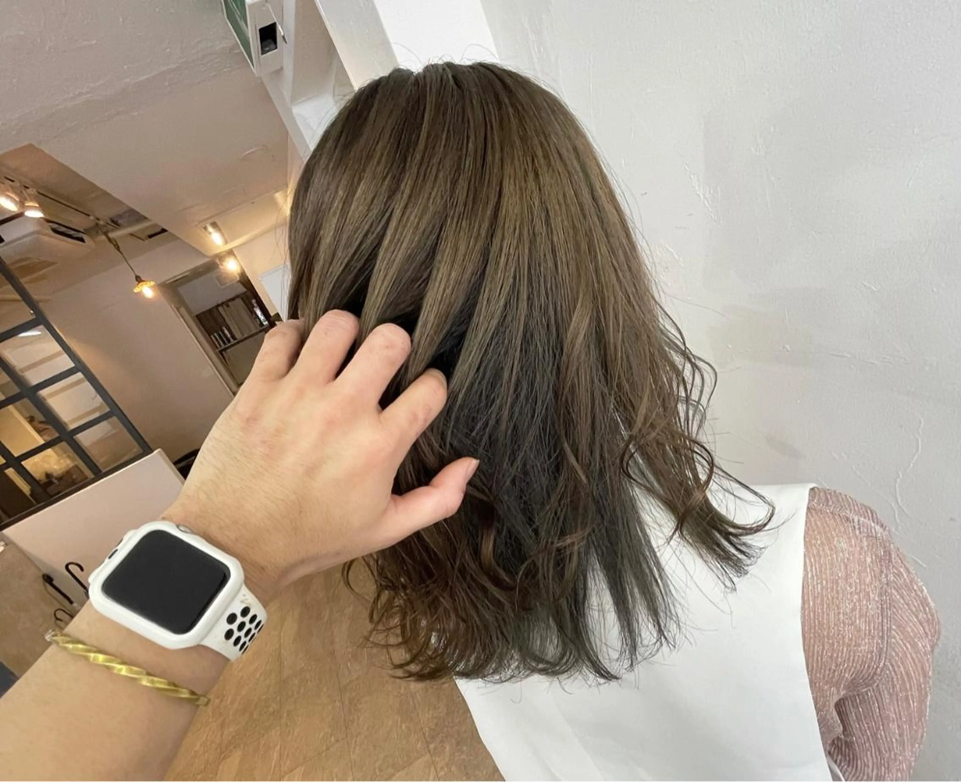 ミディアム カラー ベージュカラー ギャルの革命児 秀斗のヘアスタイル