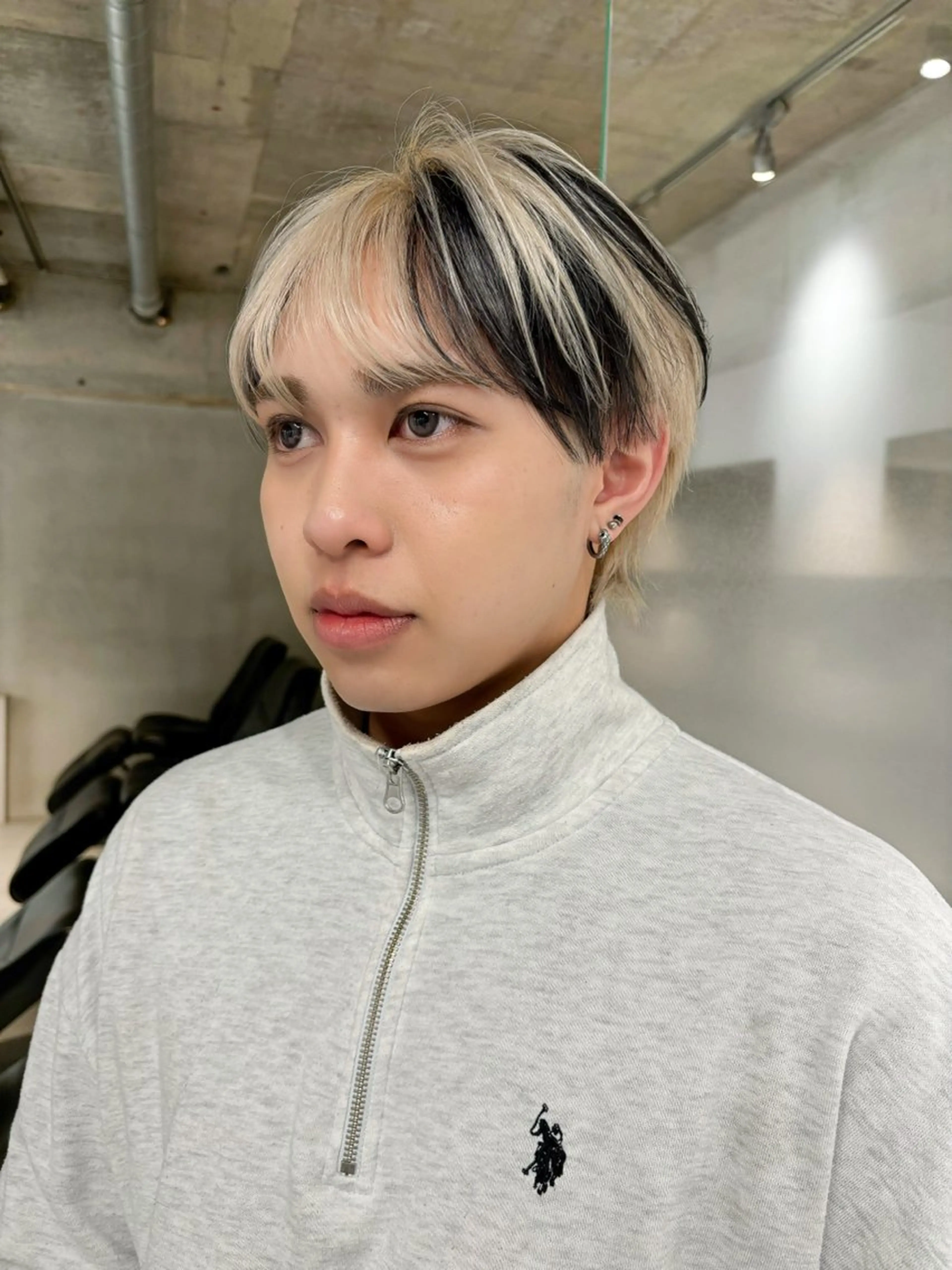 ミディアム カラー メンズ ヘアカラー Qin share salon 原宿店所属・🫧艶ハイトーン 特化🫧ライヤのヘアスタイル