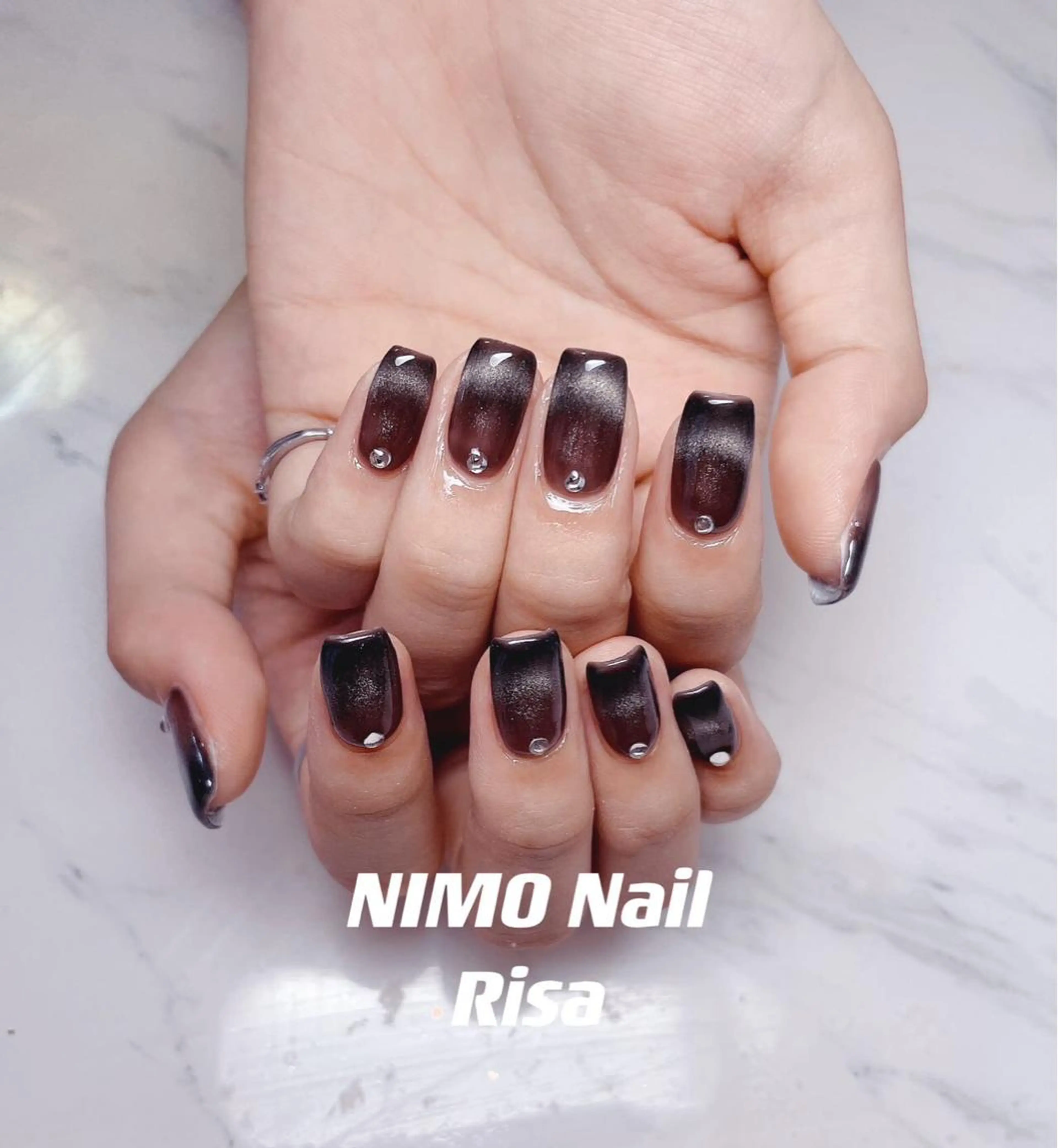 ネイル フレンチネイル マグネットネイル マグネットフレンチ ハンドネイル RI SA☀️ リサのネイルデザイン