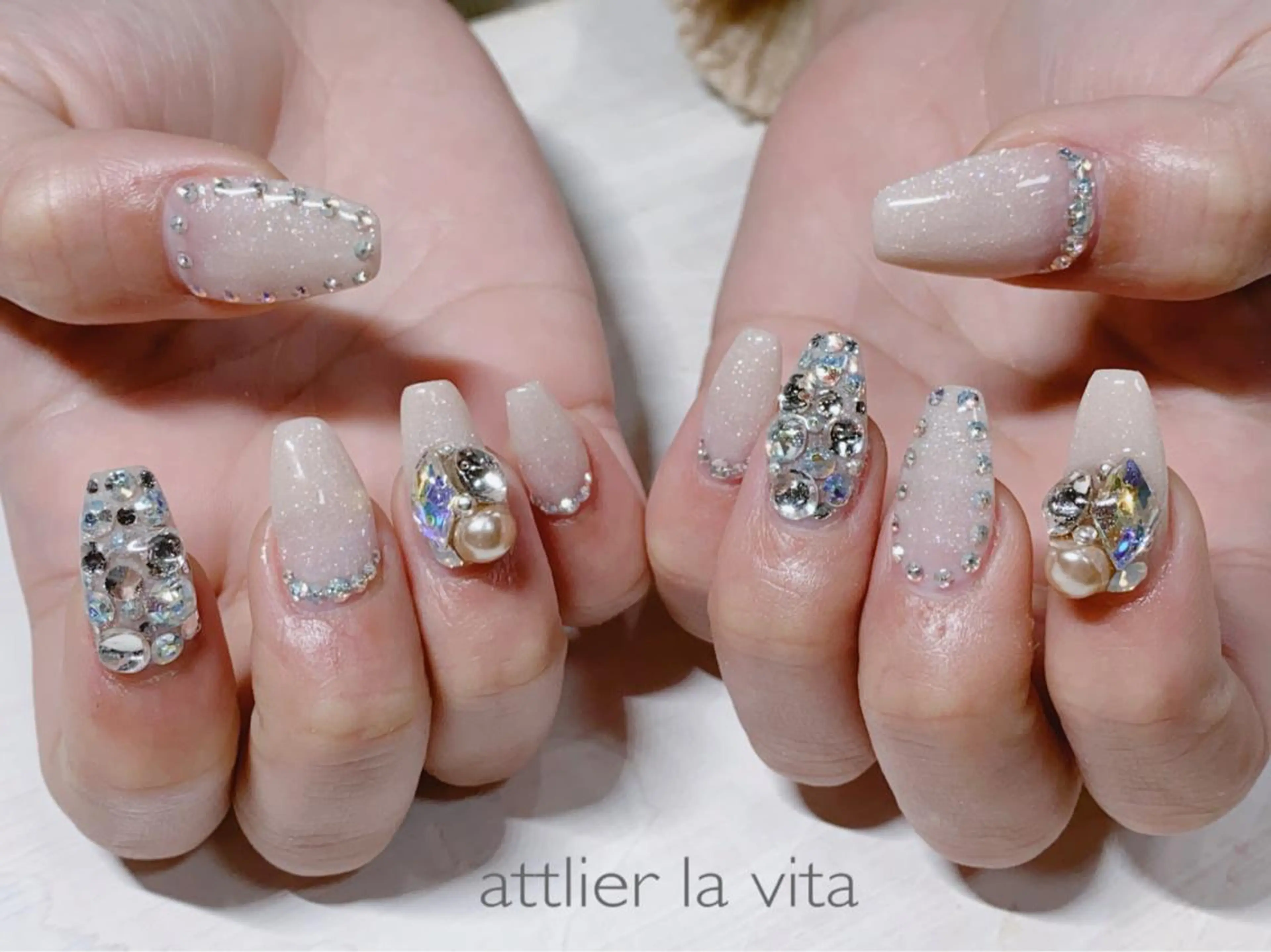 ネイル オーロラネイル ストーンネイル atelier la vita所属・lavita. mimuraのネイルデザイン