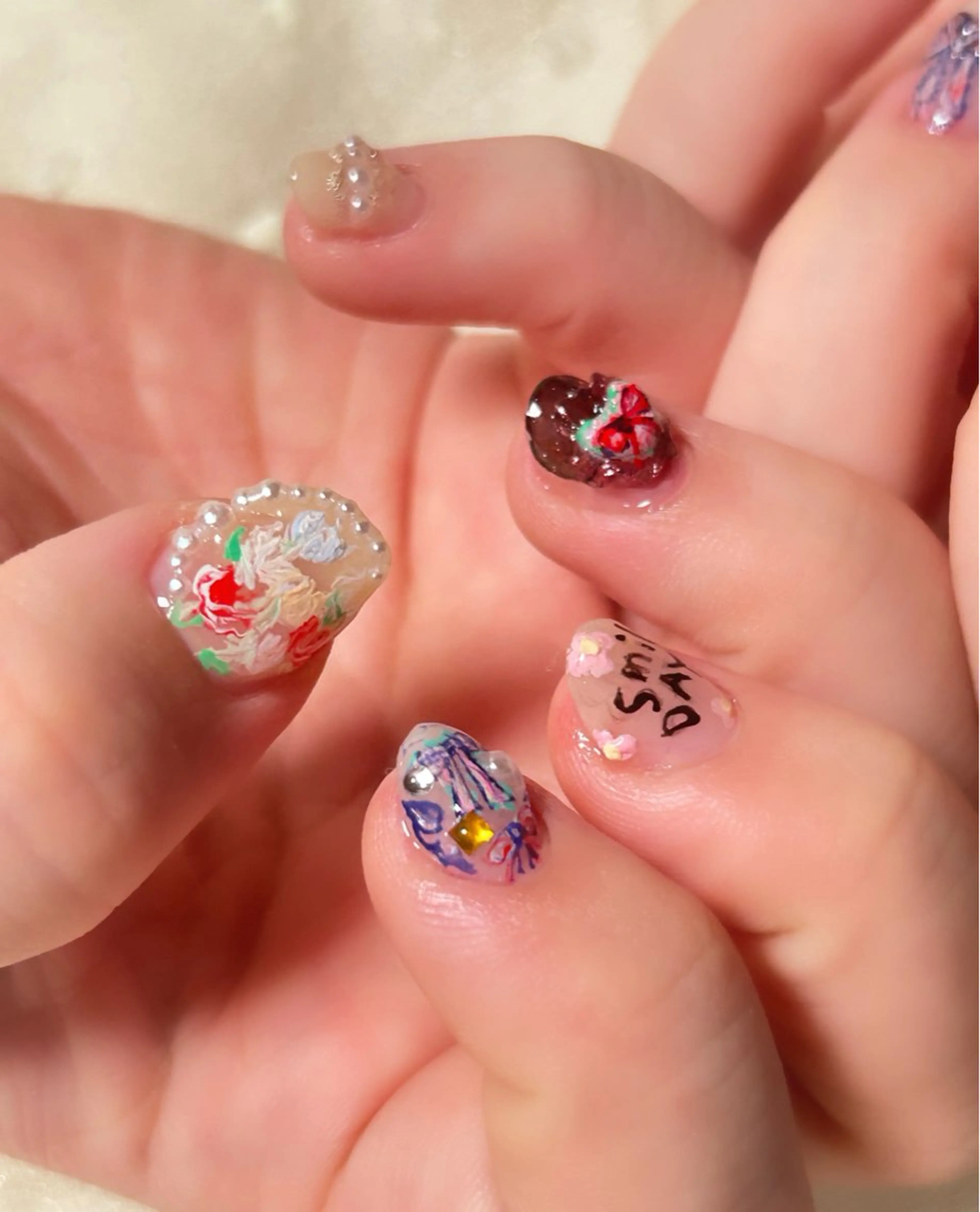 ネイル ハンドネイル lady bird yoshieのネイルデザイン