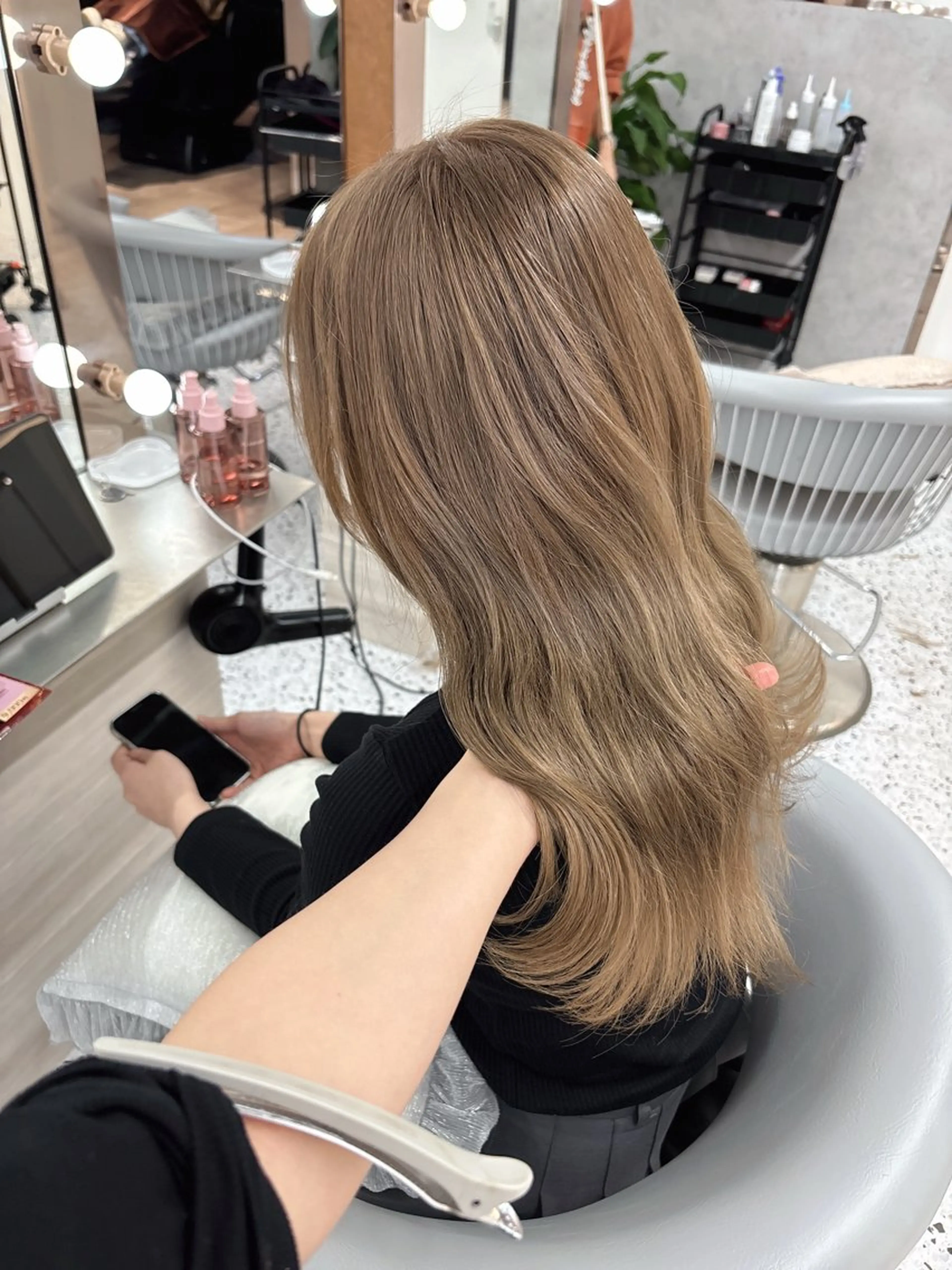 ミディアム ヘアカラー rina／ベージュ ワンホン/韓国ヘアのヘアスタイル