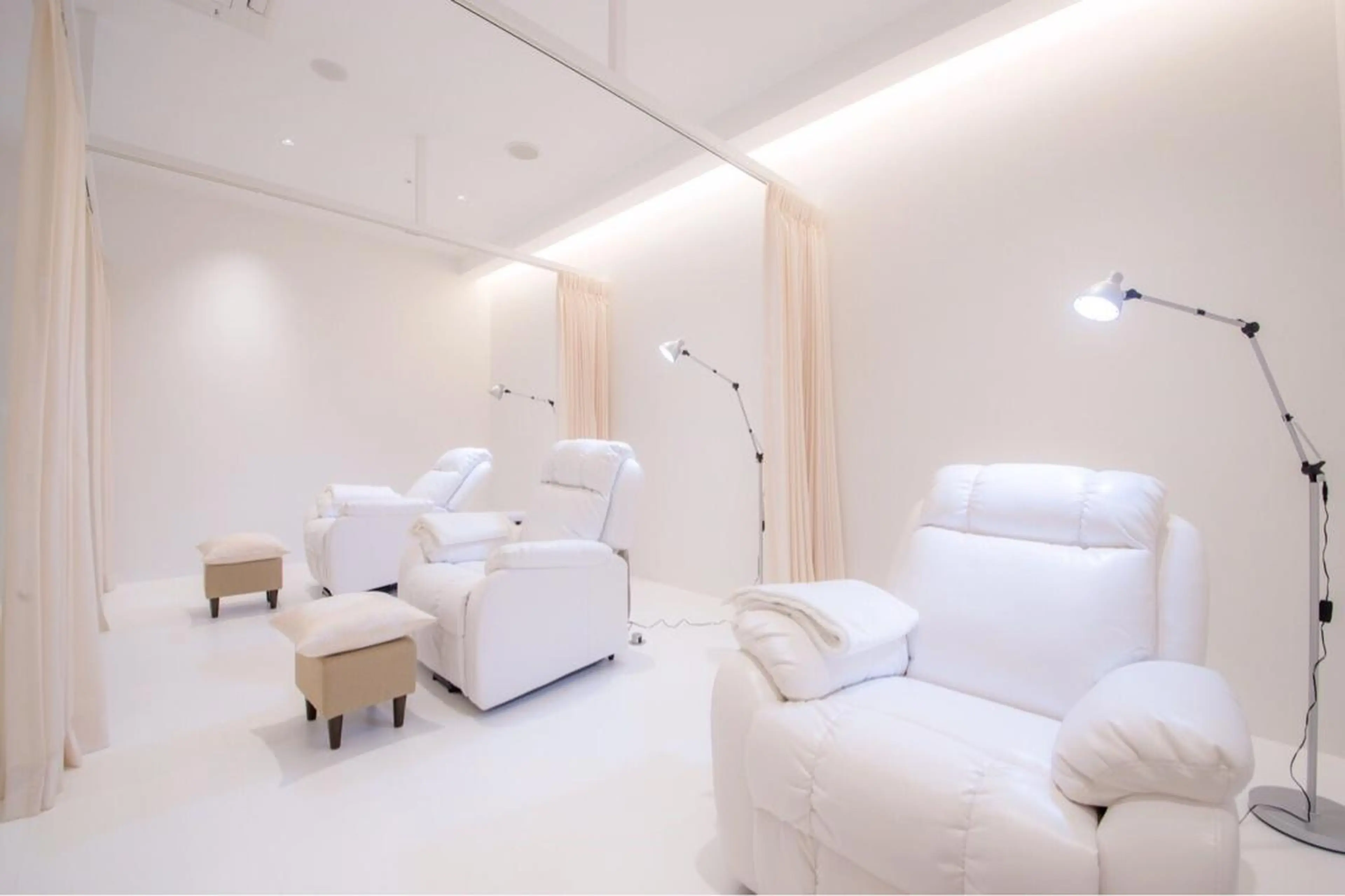 due hair 京都駅前店 MILBON オージュア認定サロン【デューヘアー】所属・ハイトーンブリーチ 土坂 由志【京都】のヘアスタイル