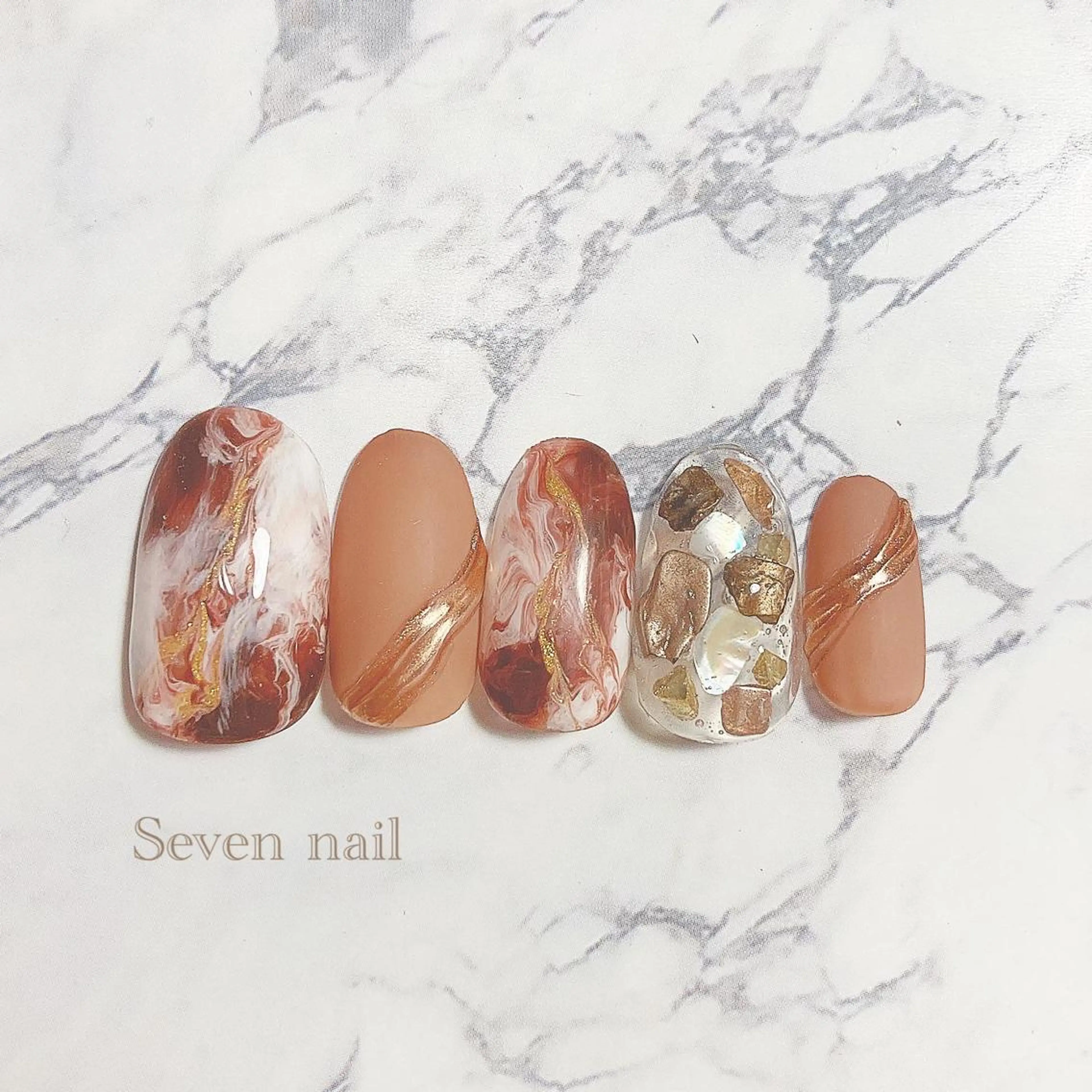 ネイル 名倉 なな子のネイルデザイン