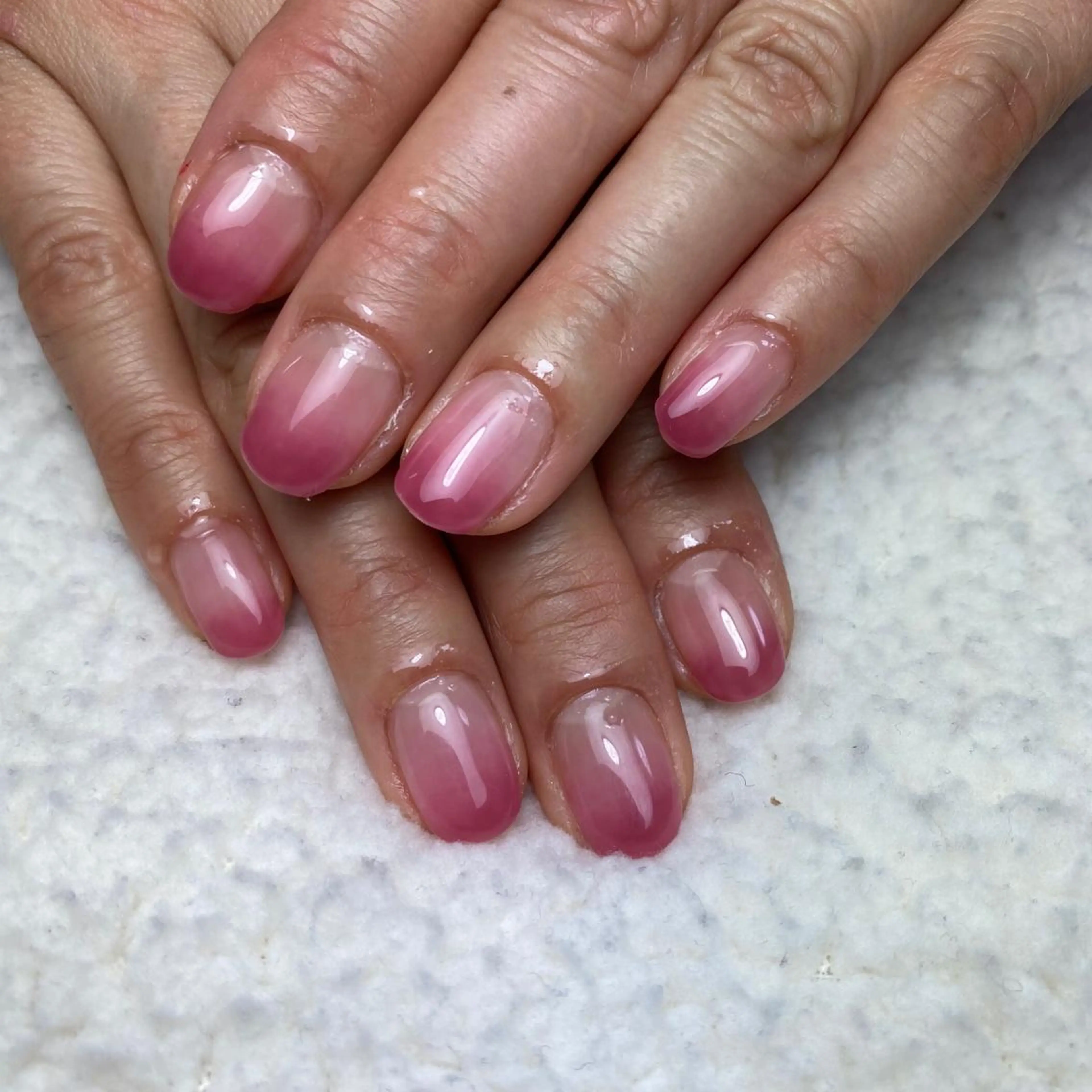 ネイル グラデーション ピンク ハンドネイル COCO+所属・COCO +のエステ・リラクイメージ