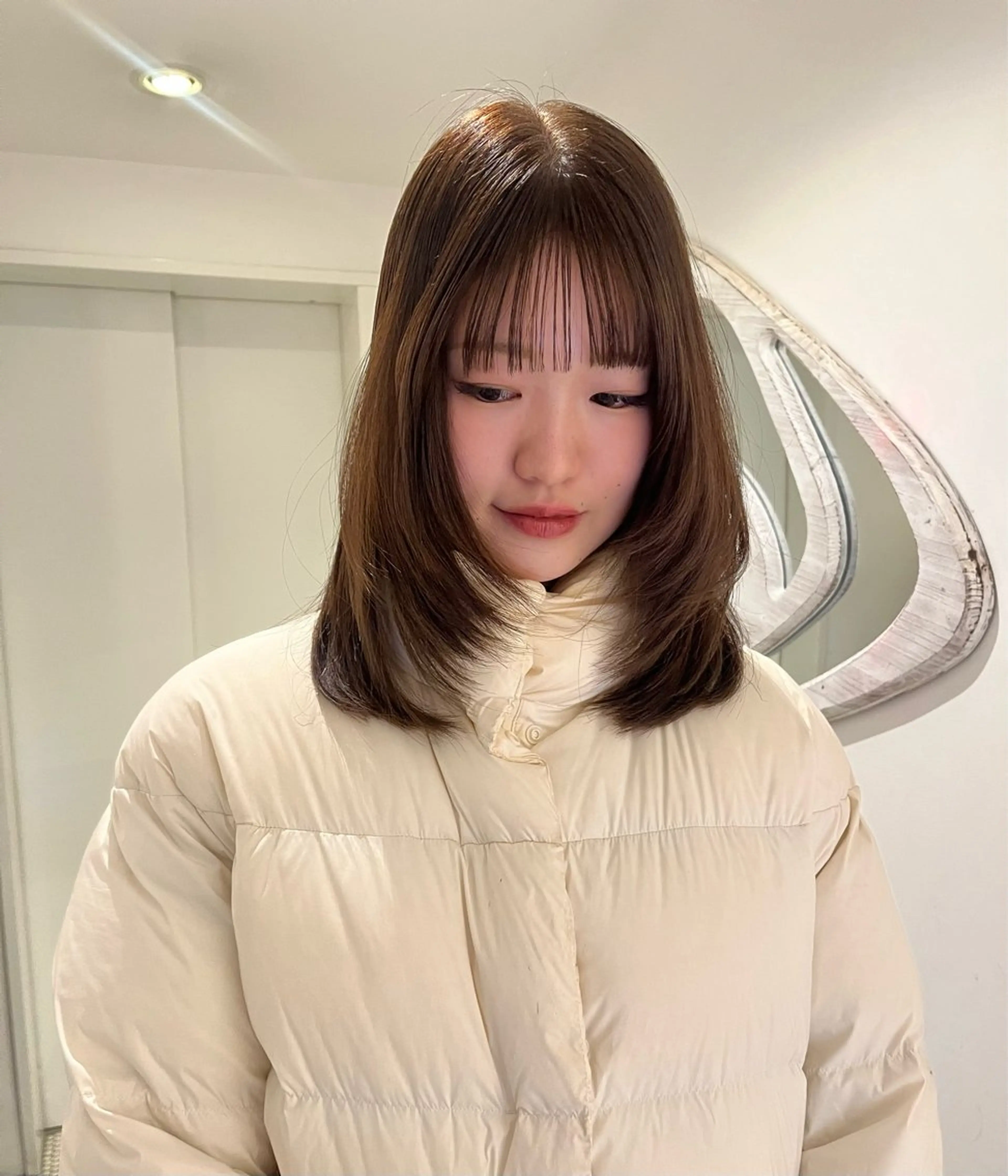 ミディアム カット ヘアカラー トリートメント あやか/ベージュ /透け感カラーのヘアスタイル