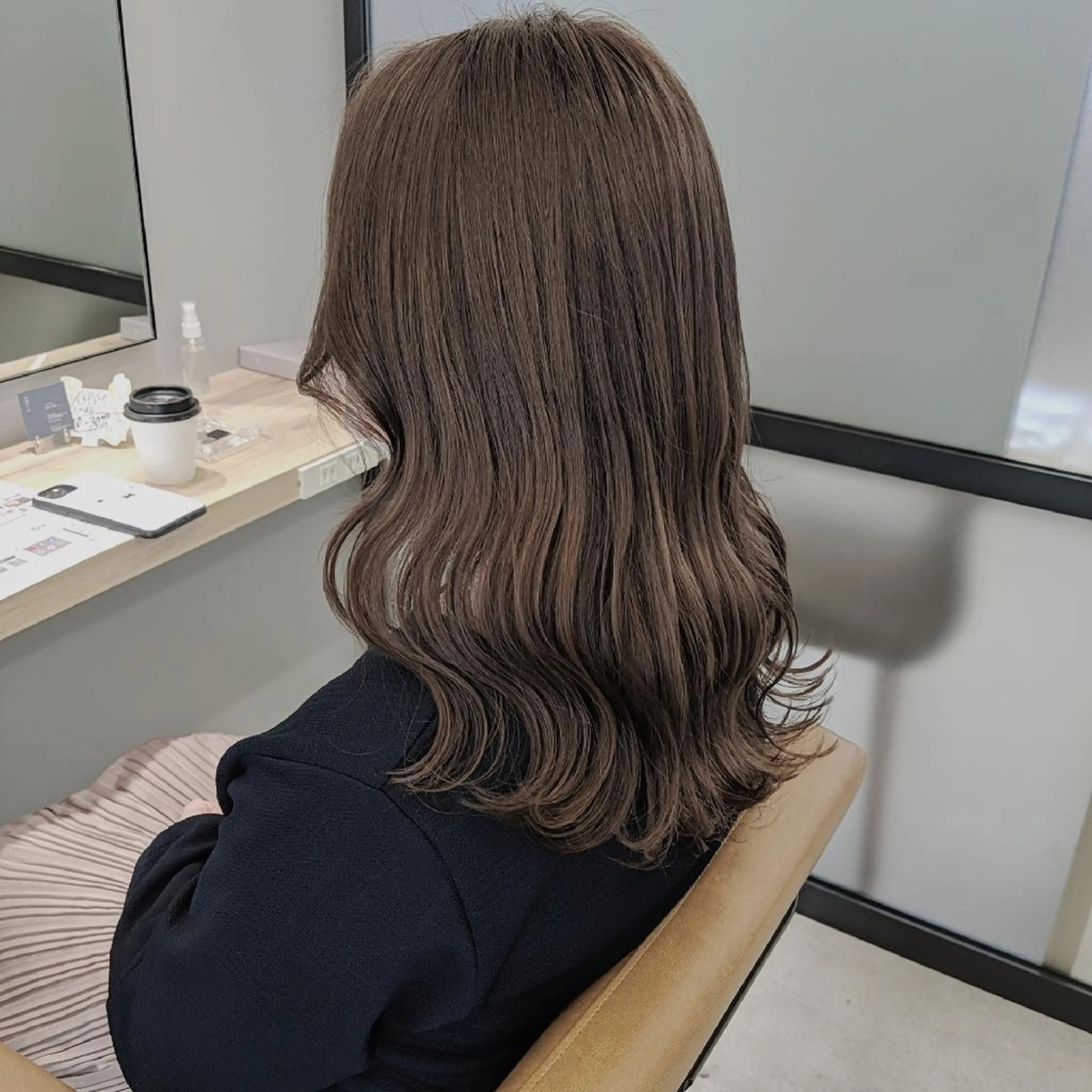 ロング カラー アッシュ ベージュカラー PRIVATE SALON EYES所属・EYES リアのマツエク・マツパデザイン