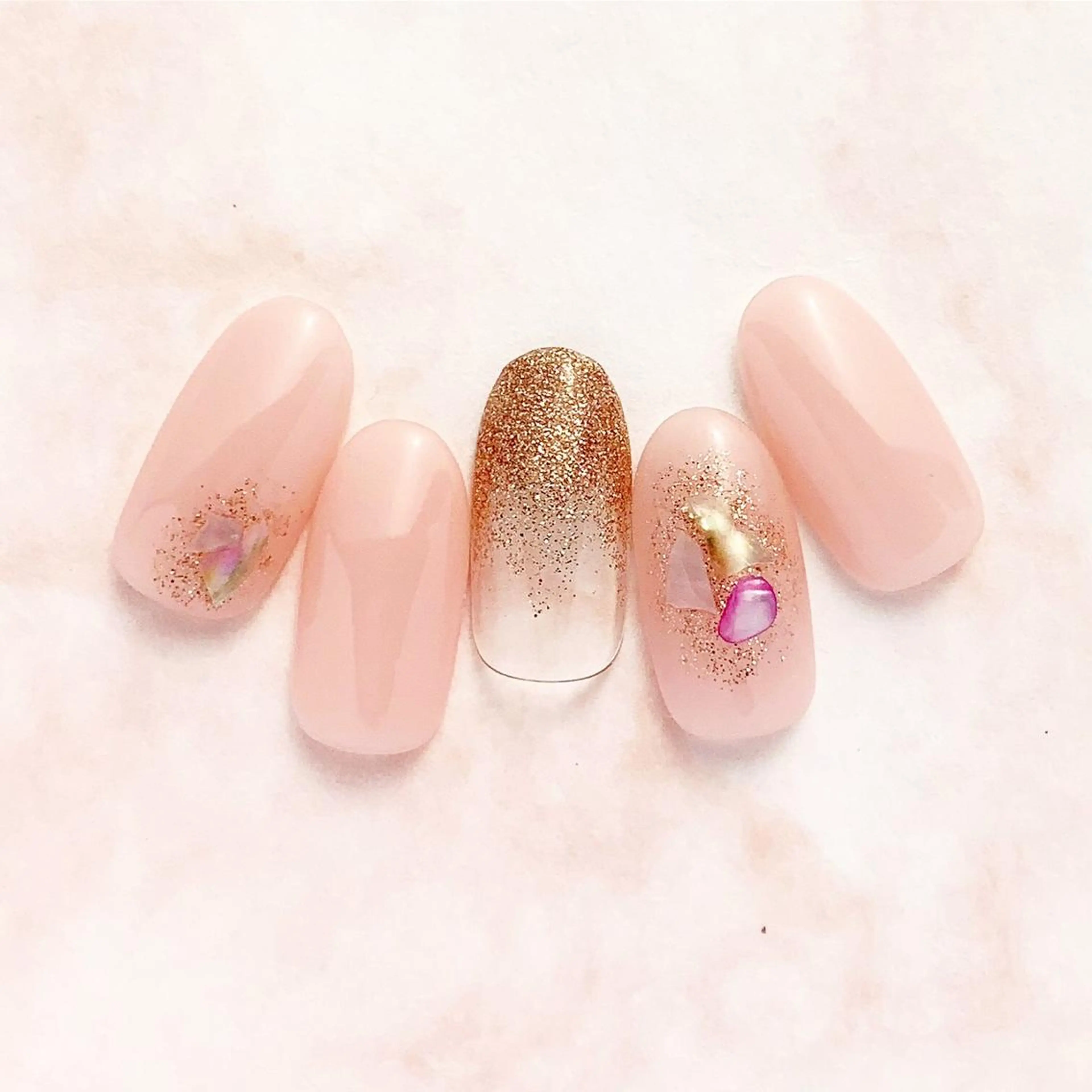 ネイル グラデーション SOLMANI 予約担当のネイルデザイン