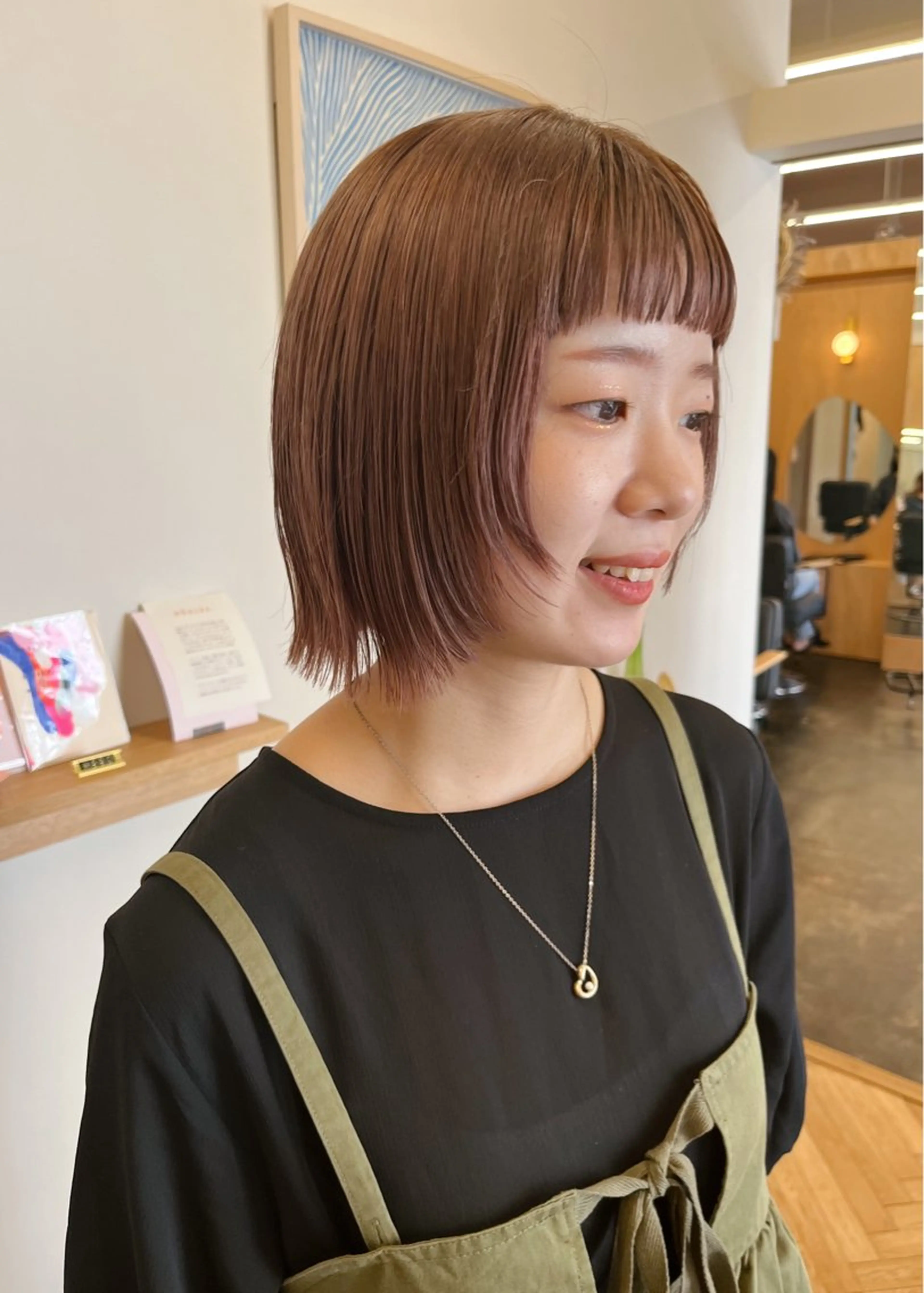 ショート カラー 切りっぱなしボブ ベージュカラー ボブ 顔まわりレイヤー レイヤーカット カット ヘアカラー 西山 紗耶香🪽 透明感カラー/ボブのヘアスタイル