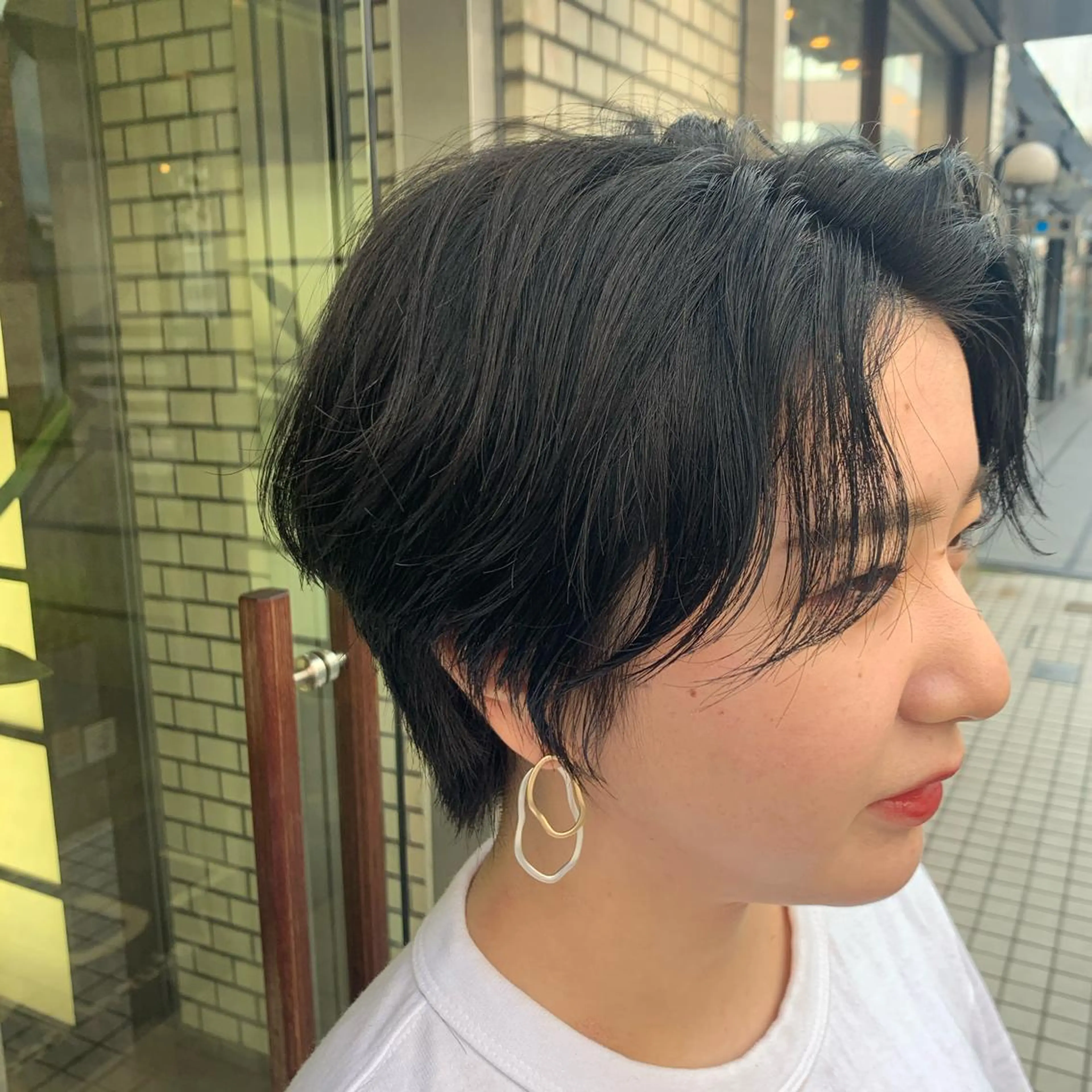 ショート カラー バレイヤージュ ハイライトカラー ハイライト レイヤーカット ショートヘア カット circus by KENJE 町田店のヘアスタイル