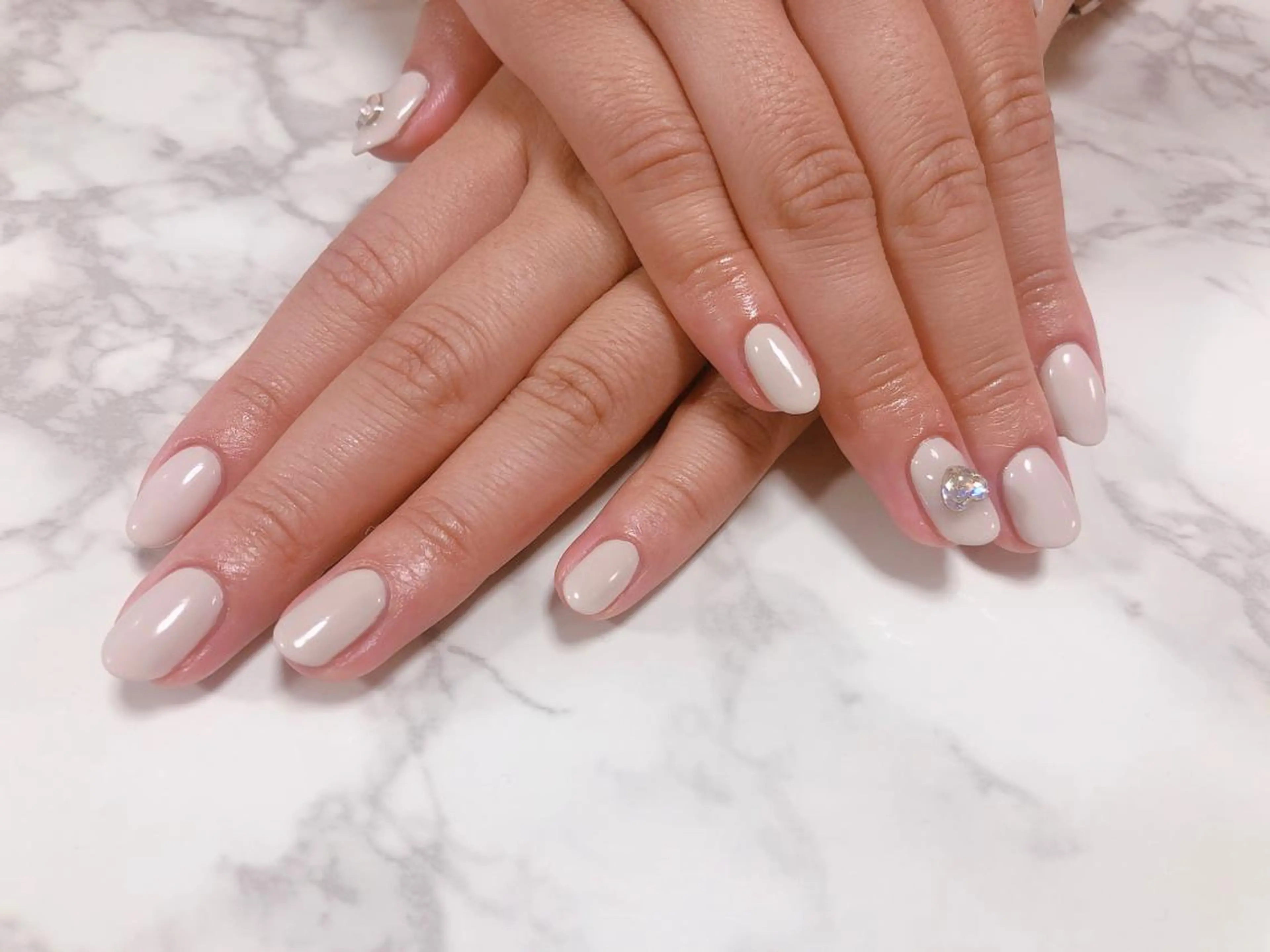 ネイル ジェルネイル Regaro i.sのネイルデザイン