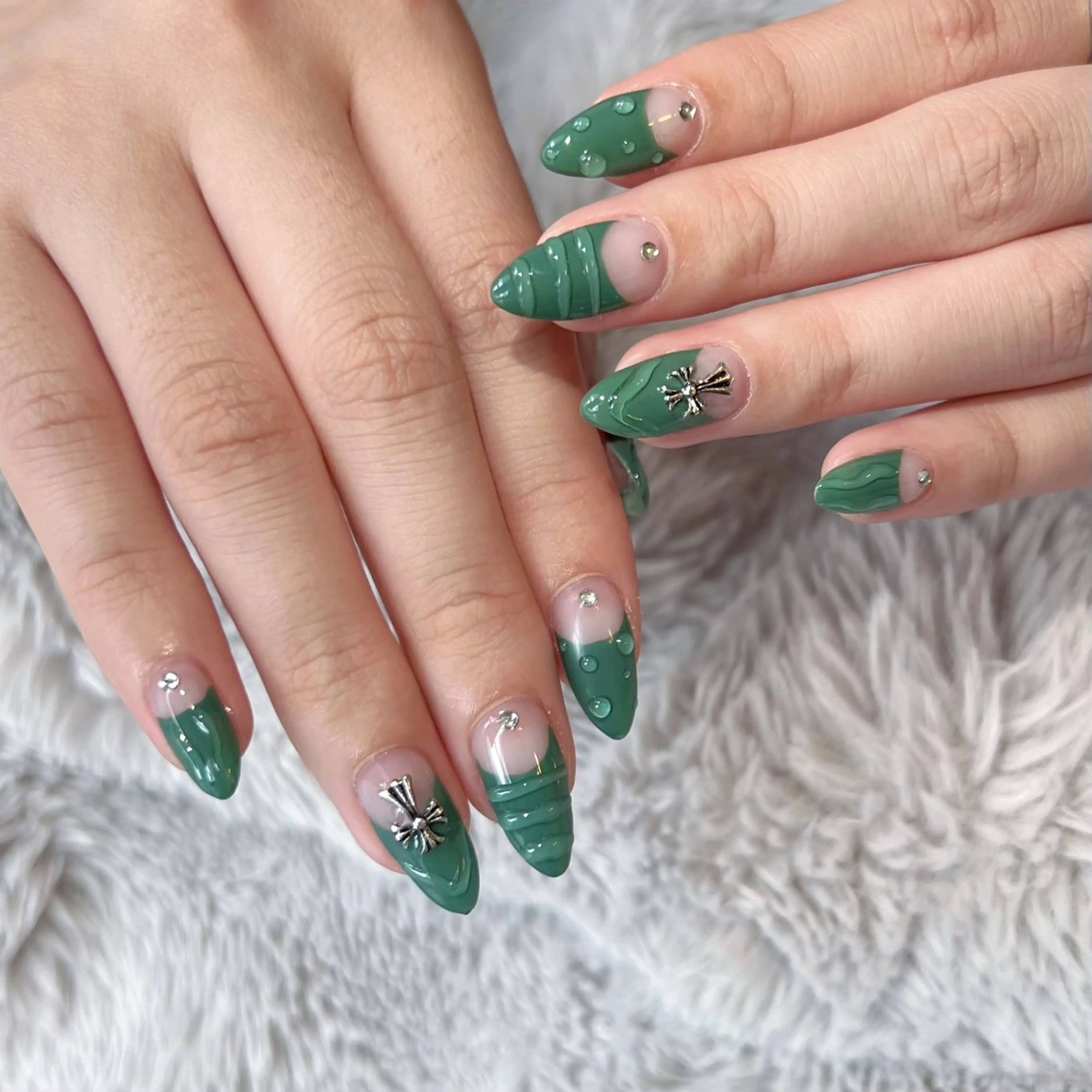 ネイル miku 🦋nailのネイルデザイン