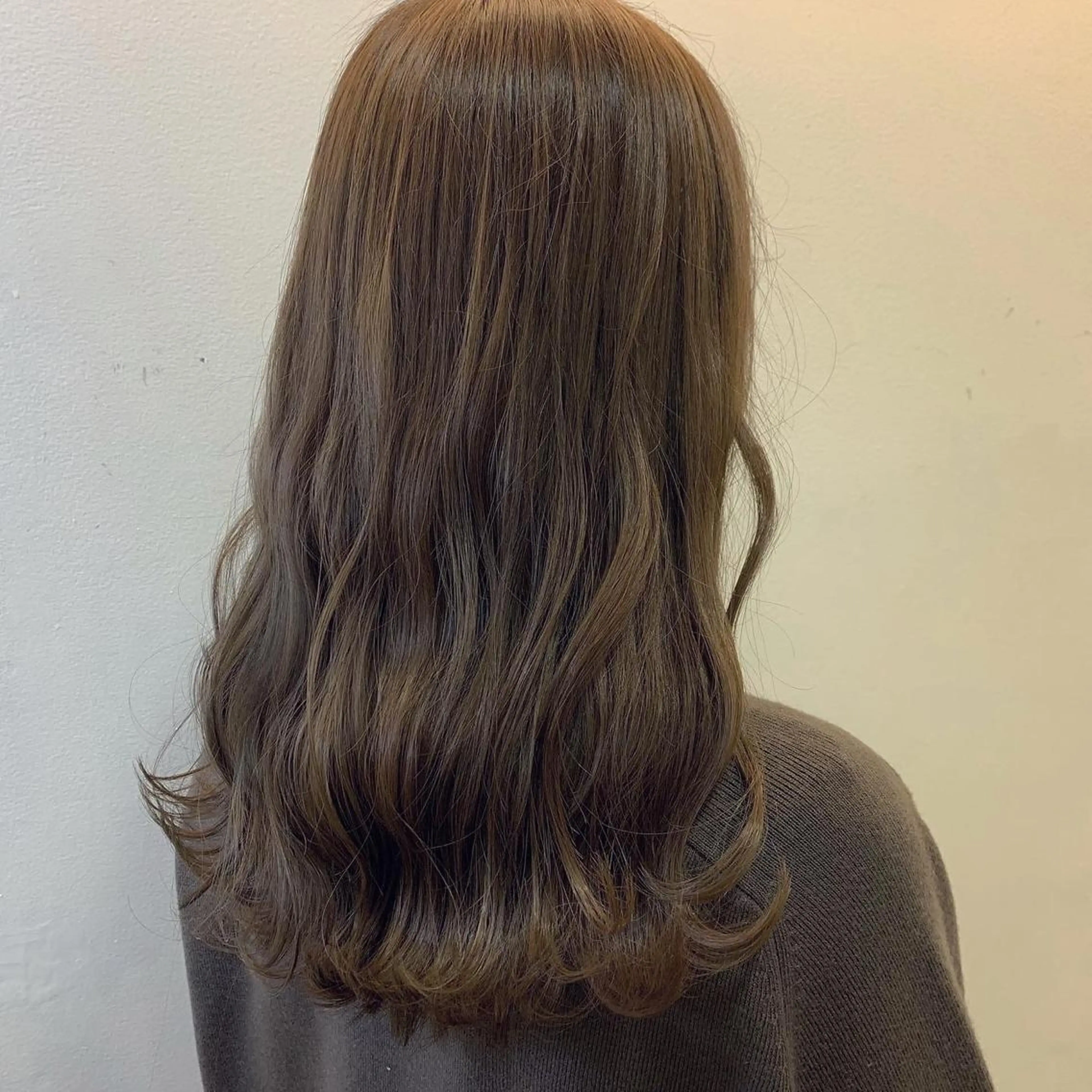 ミディアム カラー カット ヘアカラー トリートメント 西中島/髪質改善/ 透明感/山川光子のヘアスタイル