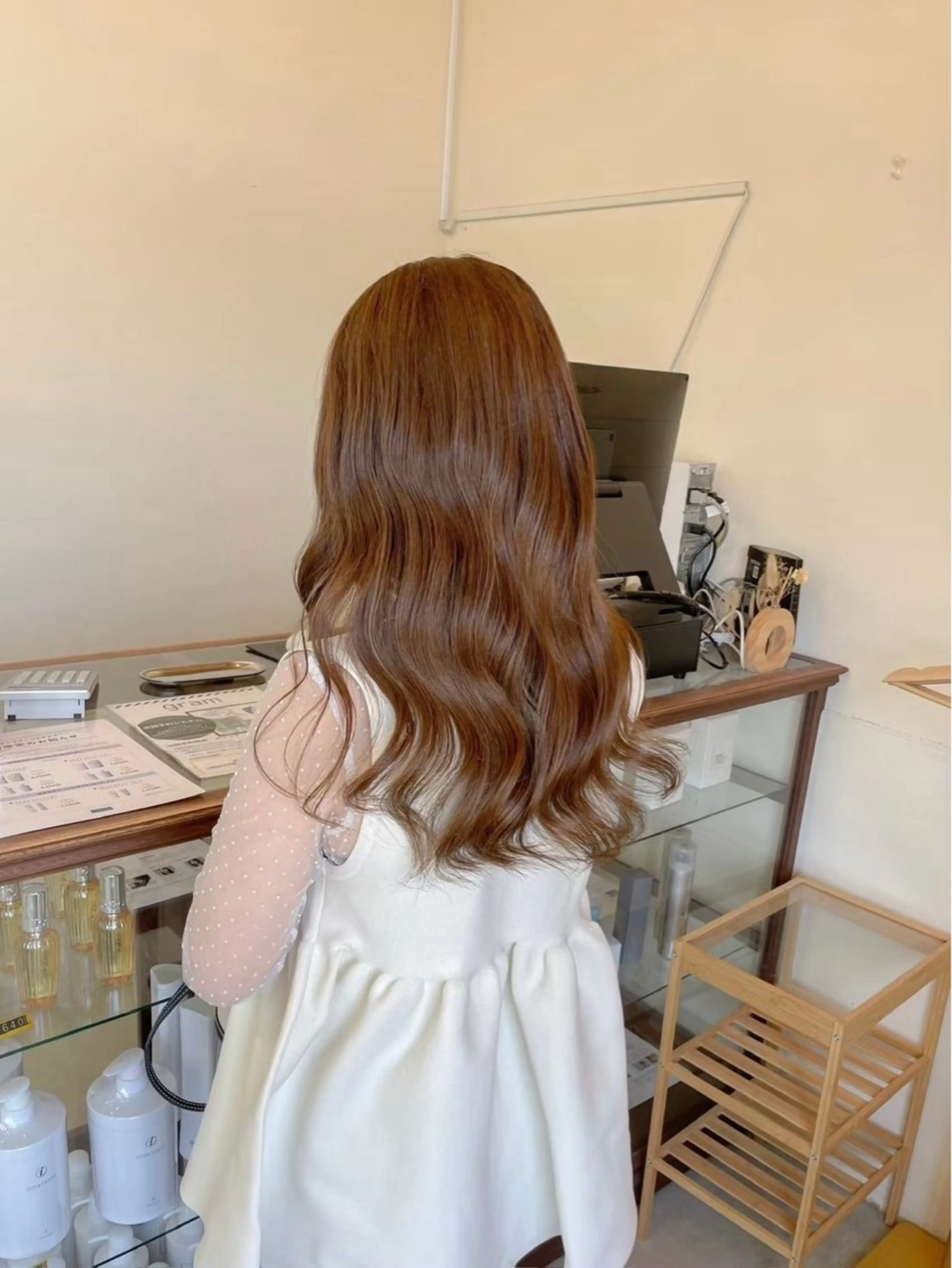 セミロング カラー ブリーチ 透明感カラー ブリーチなしカラー 市川 陽菜のヘアスタイル