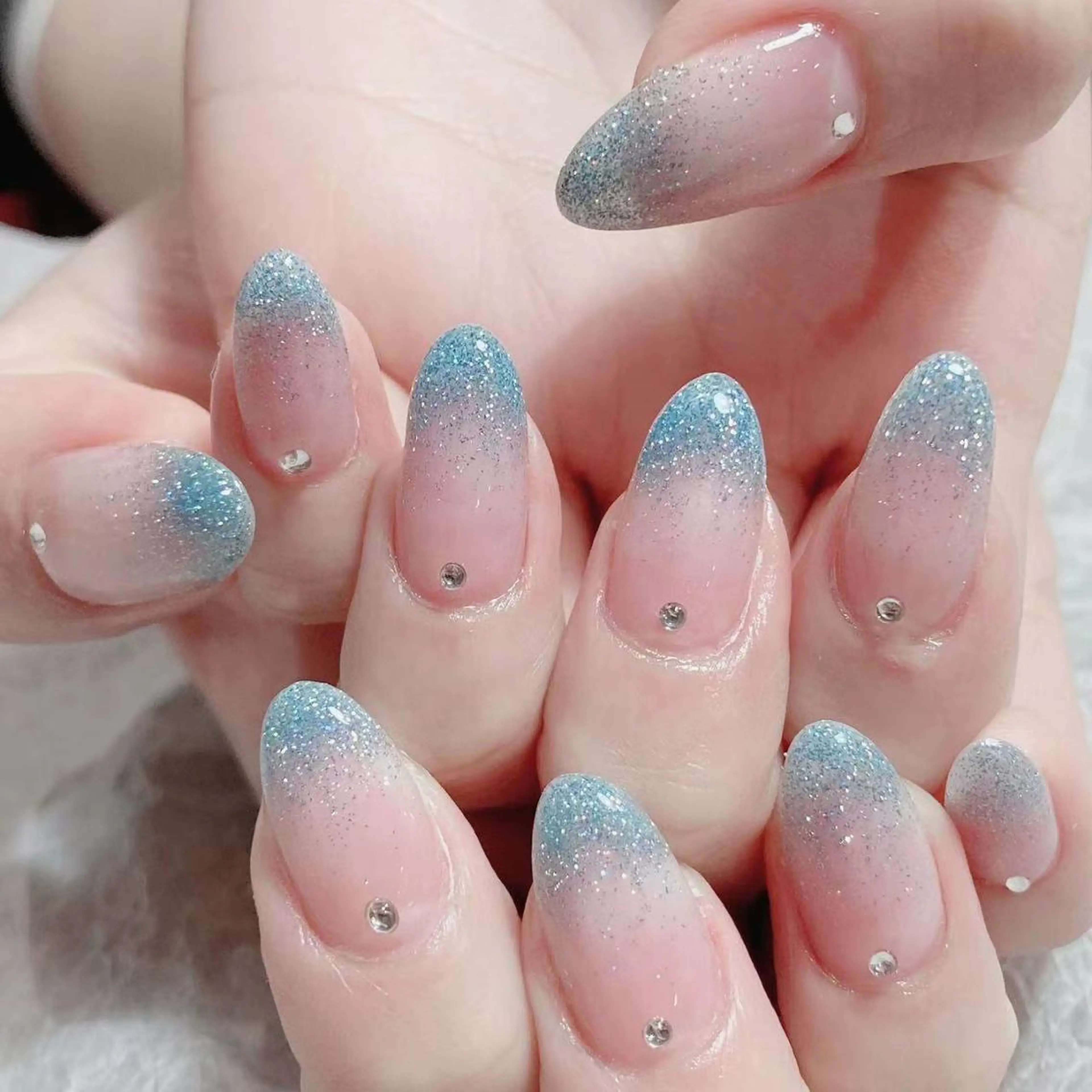 ネイル グラデーション ラメ(グリッター) ラメグラデーション Nail Monsterのネイルデザイン