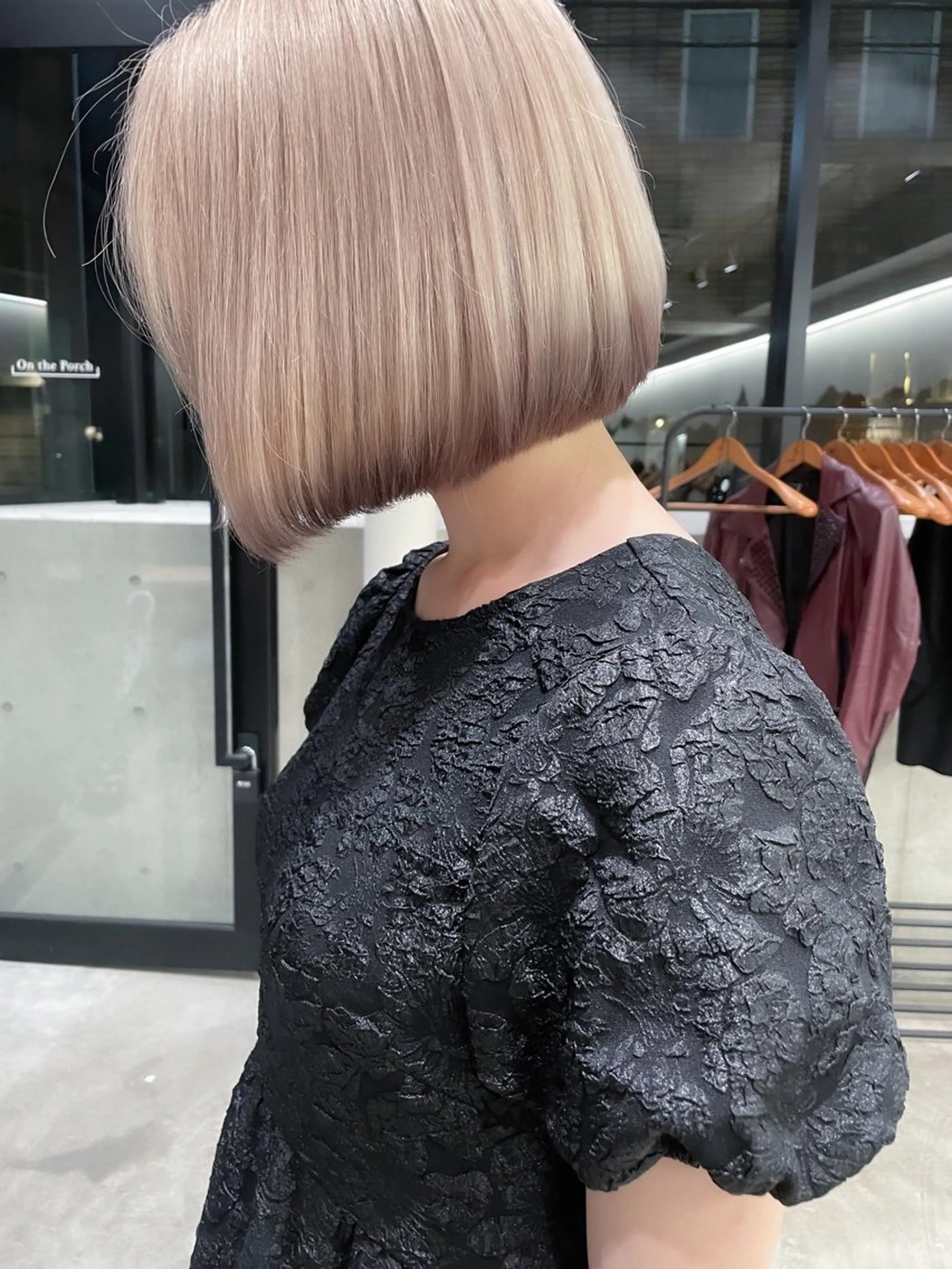 ショート カラー ヘアアレンジ ミニボブ/ブリーチ 🌈MISATOのヘアスタイル