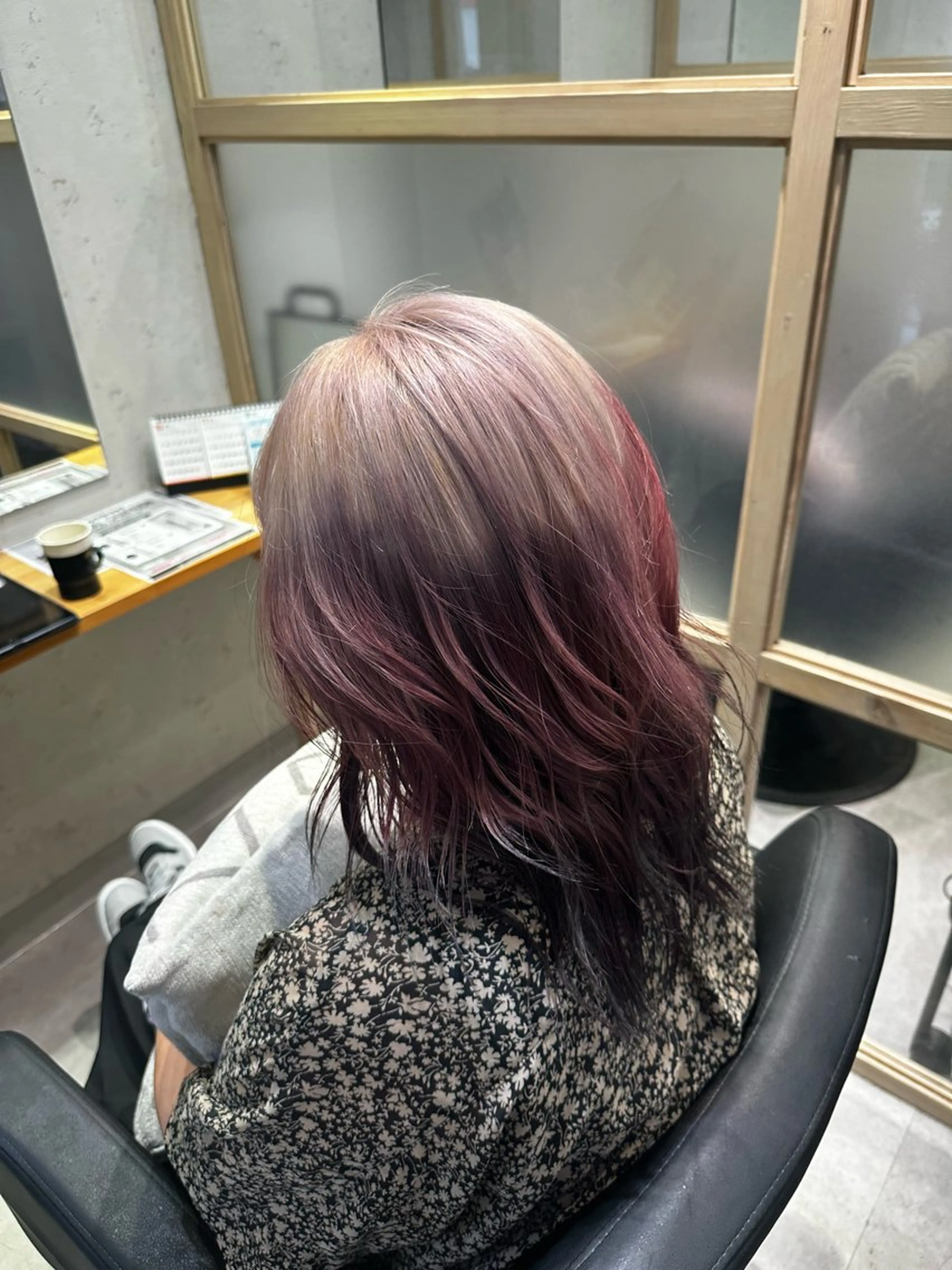 ロング カラー ヘアカラー JOS所属・上野/エフェクトブリ ーチ✂︎touiのヘアスタイル