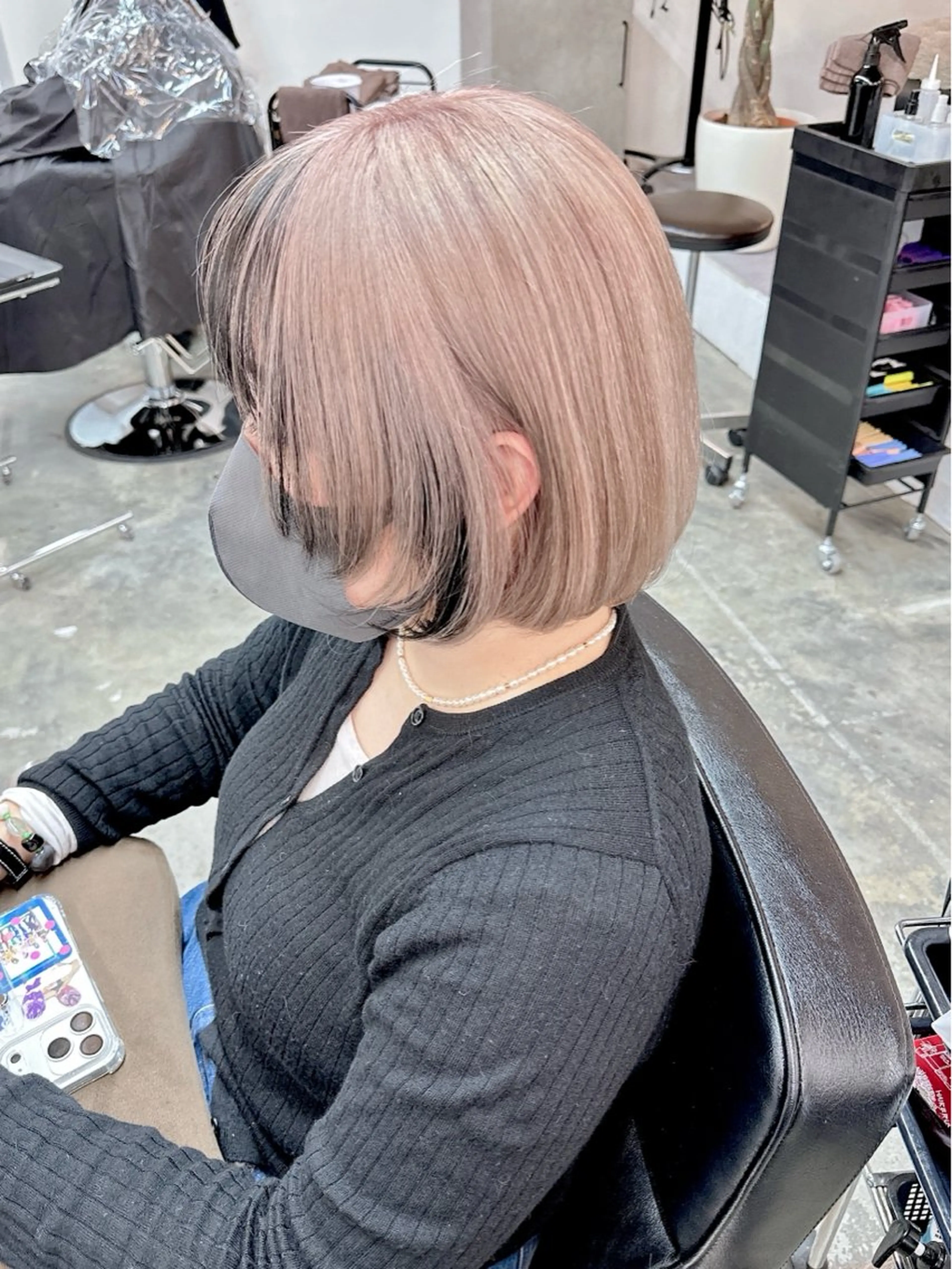 ショート カラー ベージュカラー ブリーチ 透明感カラー ハイトーンカラー ミルクティーベージュ ケアブリーチ 髪質改善/池袋のヘアスタイル