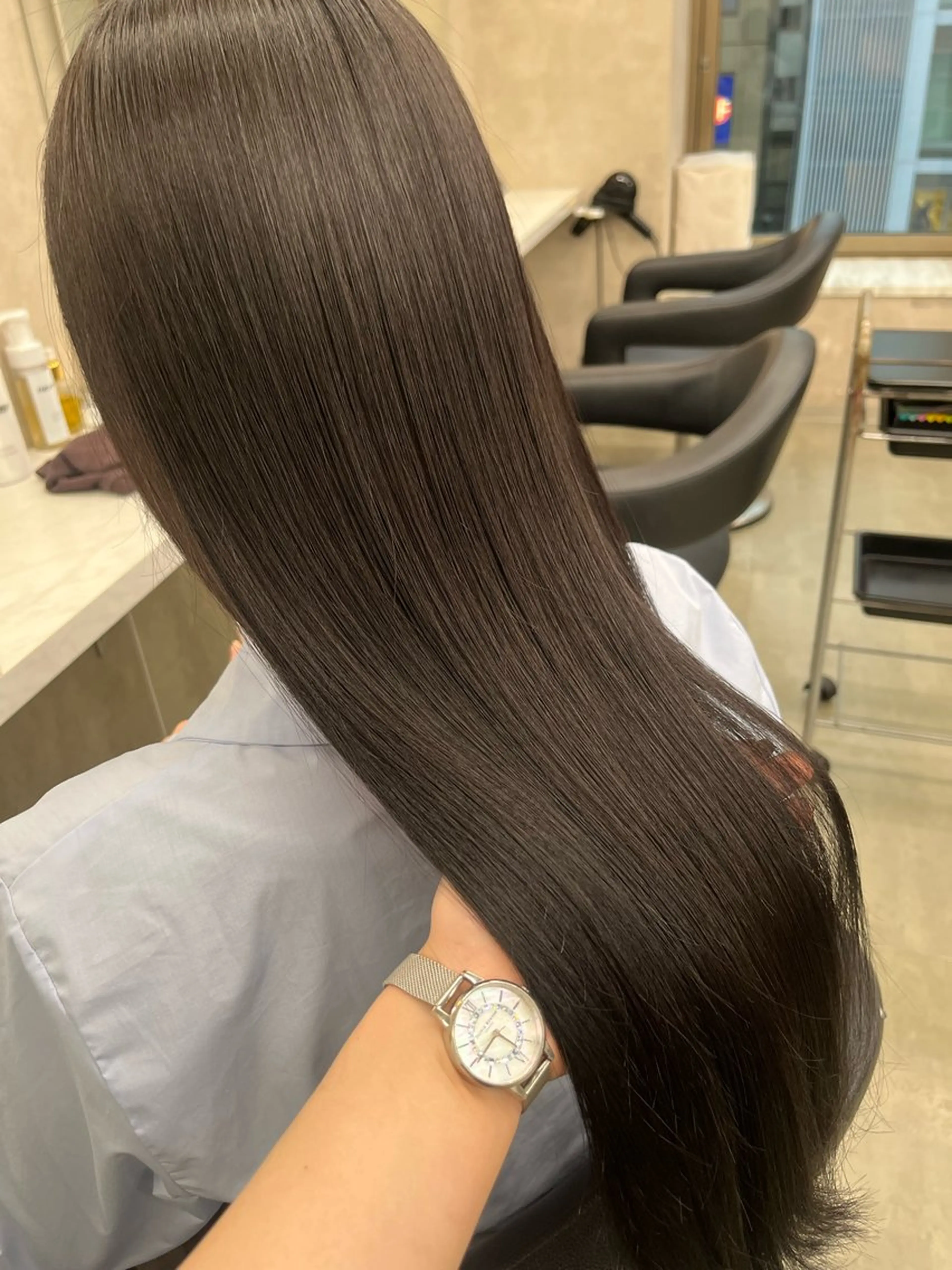 ロング 寒色＆ブリーチ特化 寒色MiOのヘアスタイル