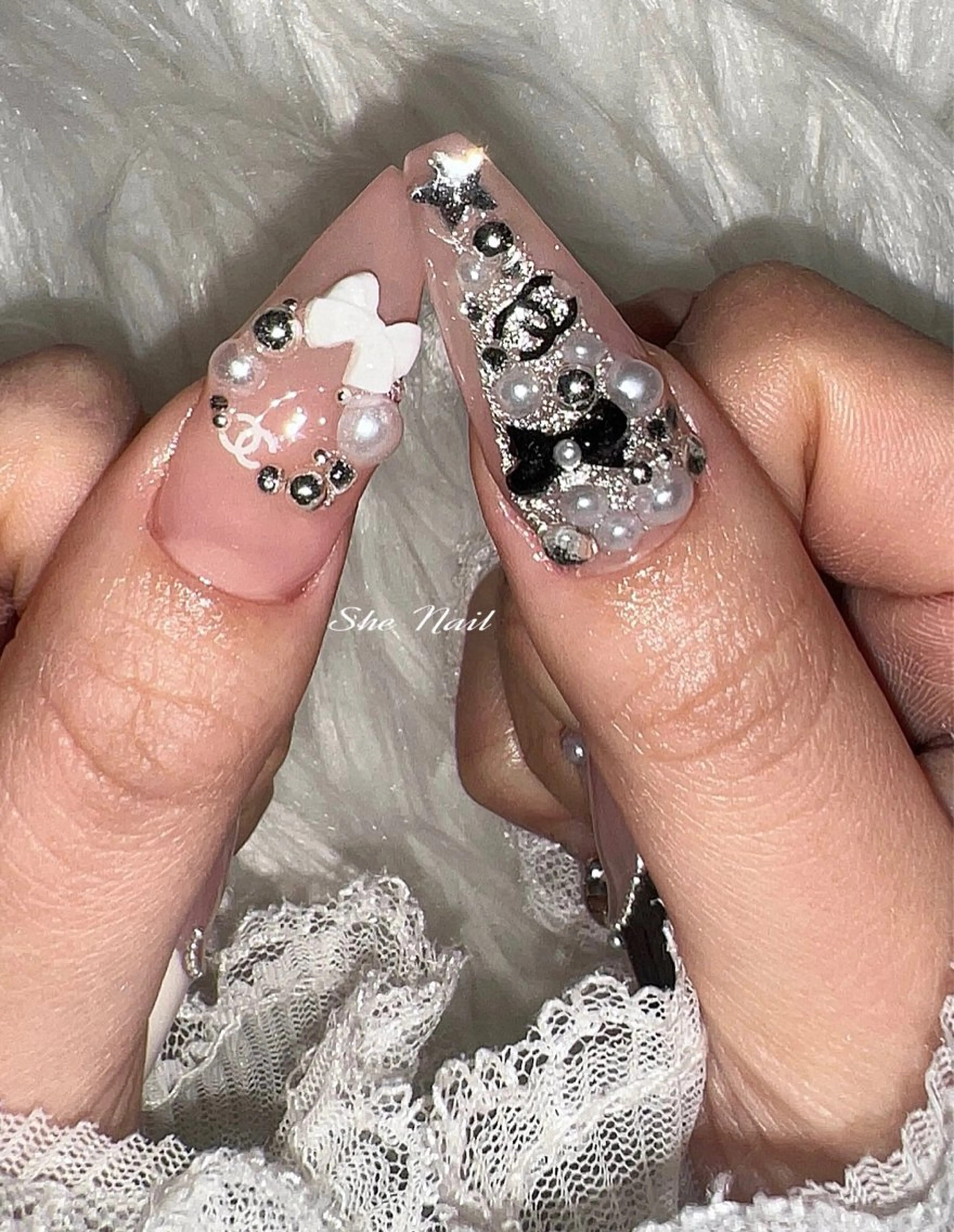 ネイル チークネイル 長さ出し フレンチネイル ガラスフレンチ マグネットネイル She   Nail所属・ISA_ BELLAのネイルデザイン