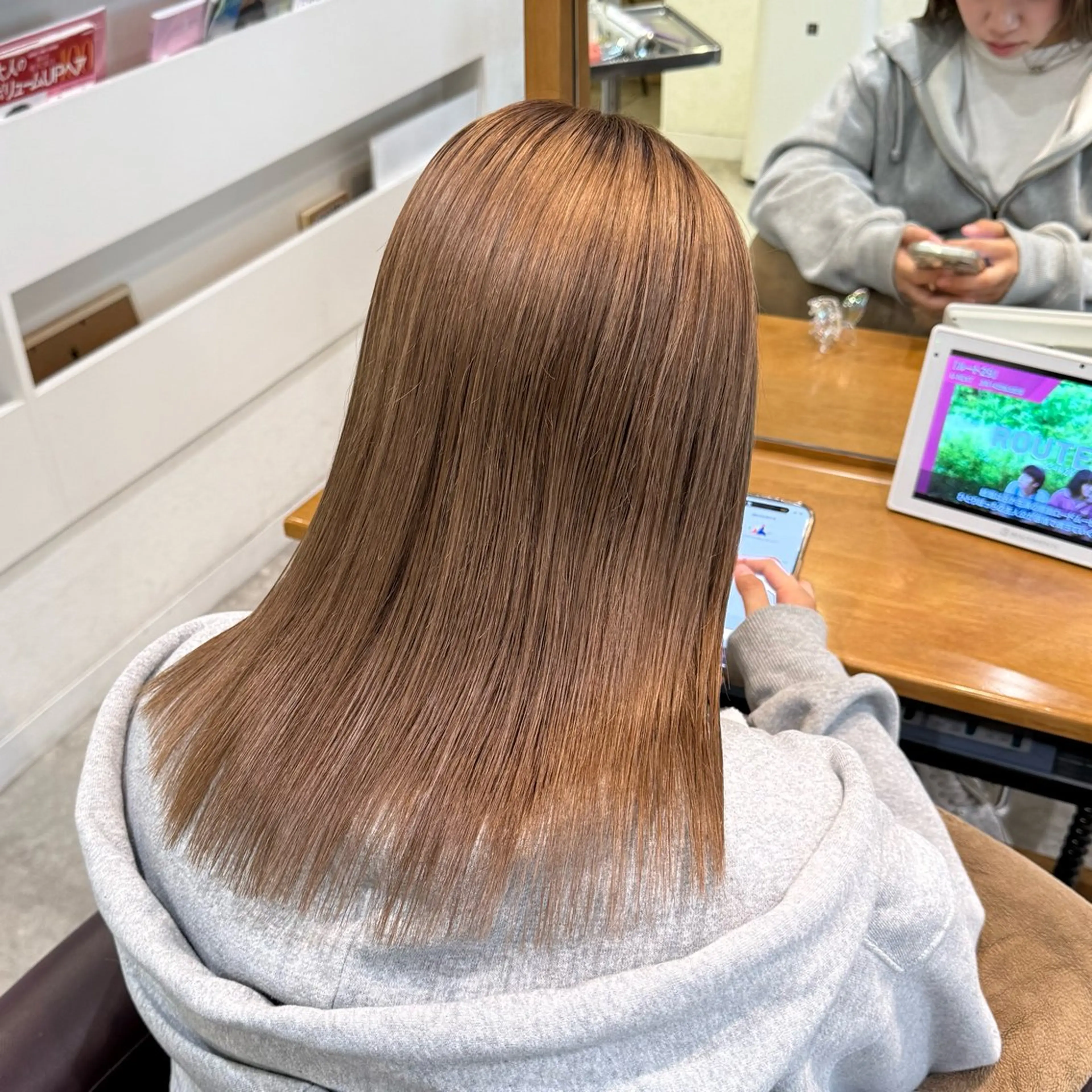 ミディアム カラー ベージュカラー カット ヘアカラー トリートメント ハイトーン/ダブル カラー/あやかのヘアスタイル