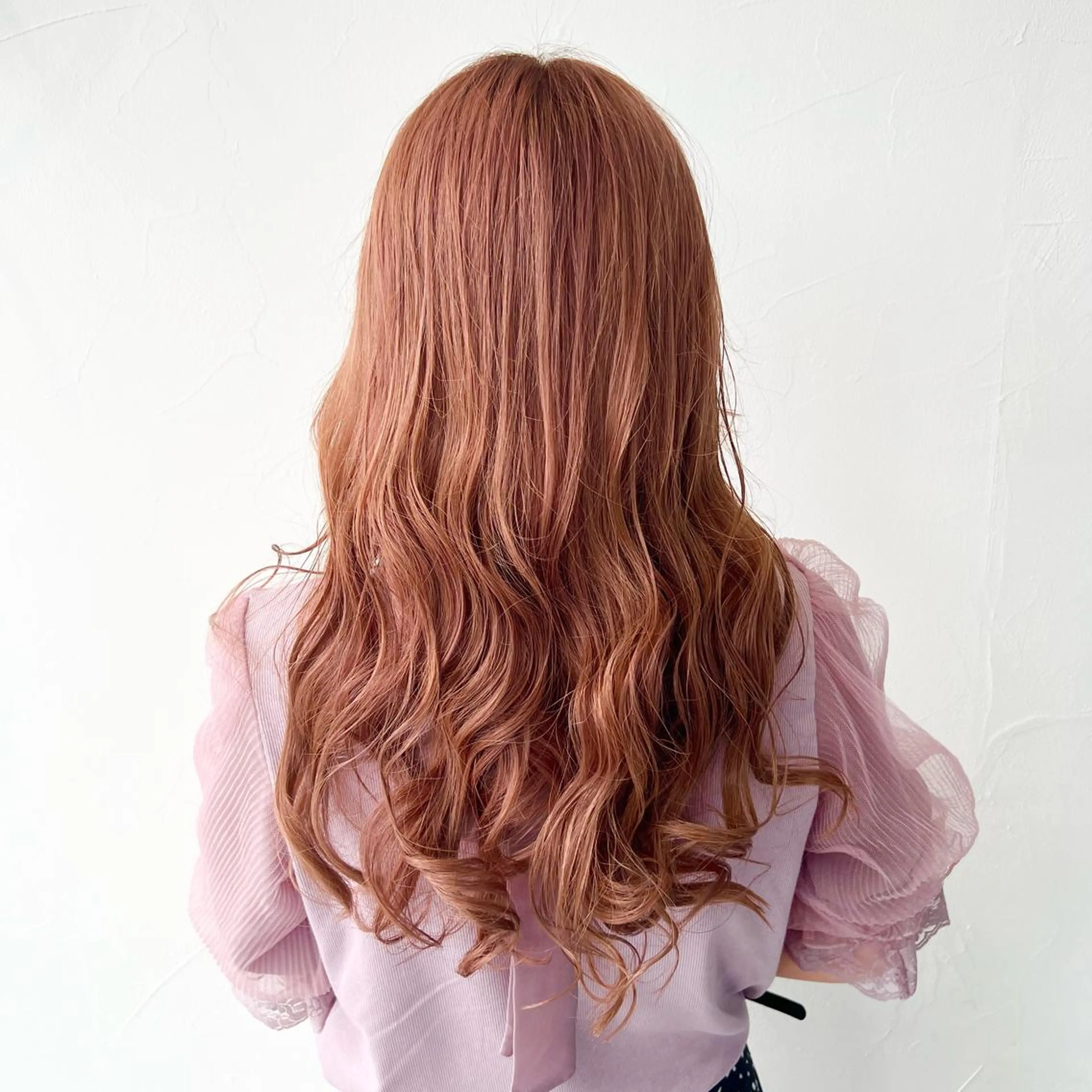 ロング カラー ベージュカラー コーラルベージュ ヘアカラー 平川 侑磨のヘアスタイル