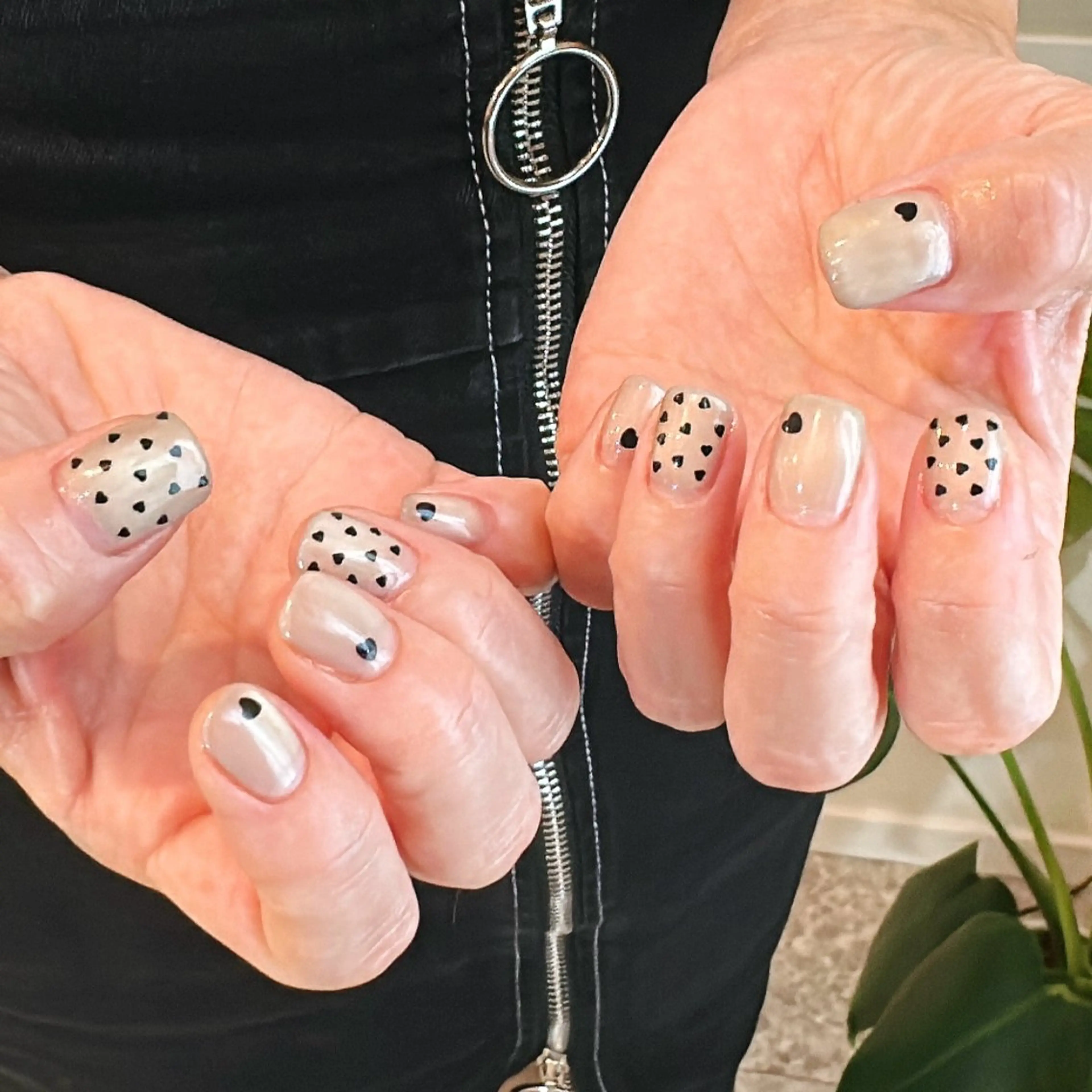 ネイル アートネイル ハート マグネットネイル ハンドネイル nail salon RE所属・nail salon REのネイルデザイン