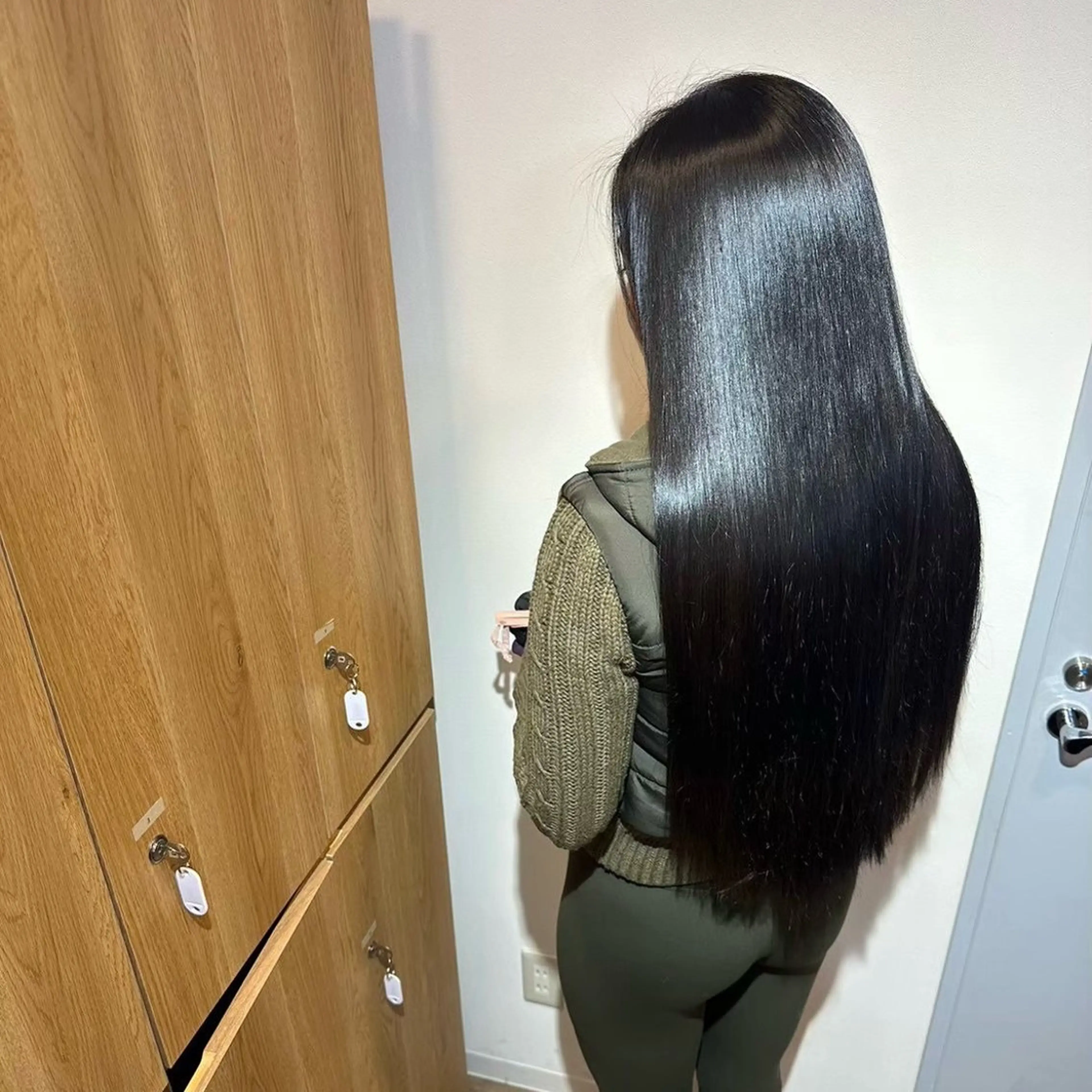 ロング 岡田 佳子のヘアスタイル