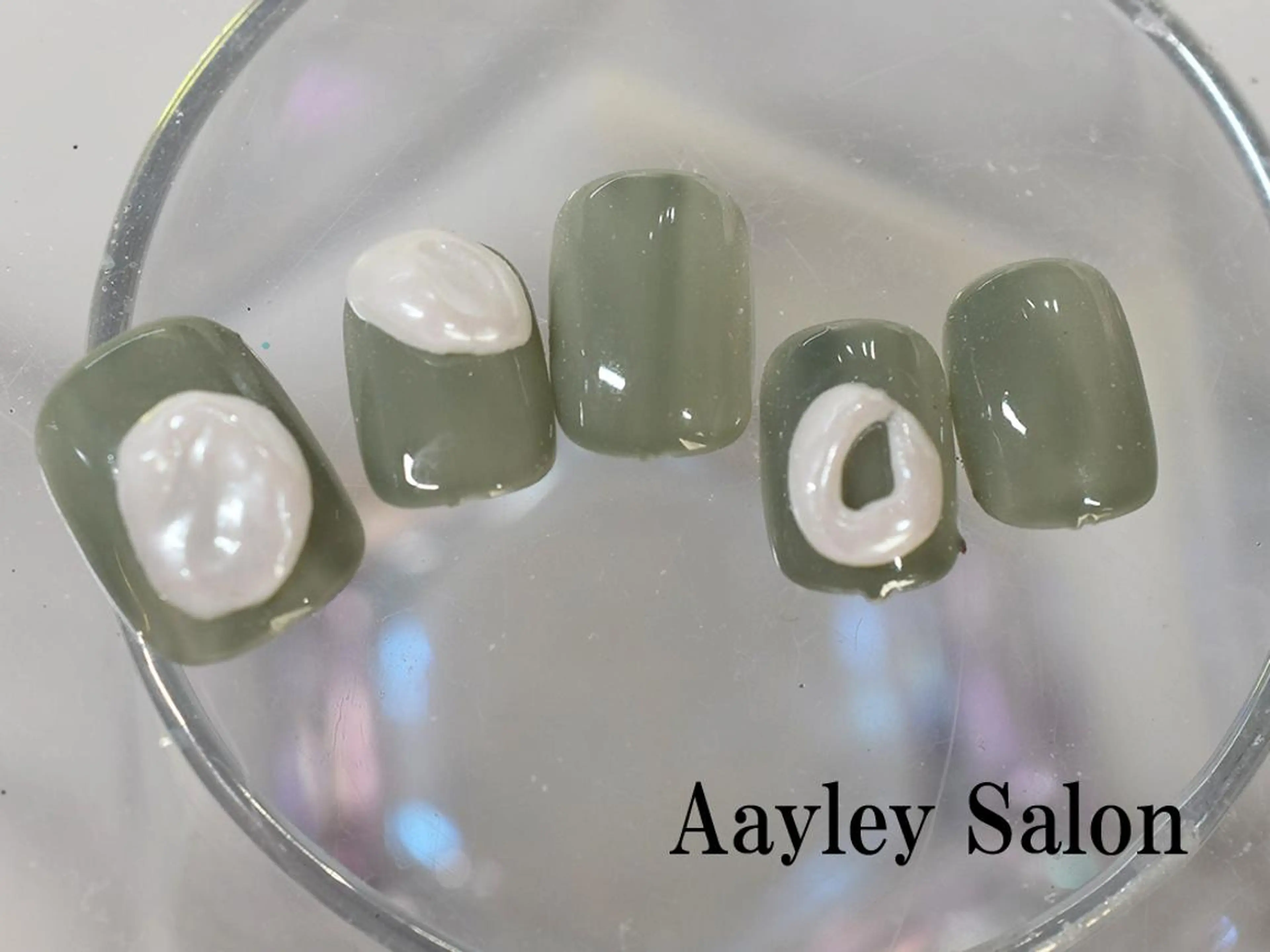 ミディアム ネイル カラー Aayley(アイリー)Salon所属・Aayley アイリ―サロンのネイルデザイン