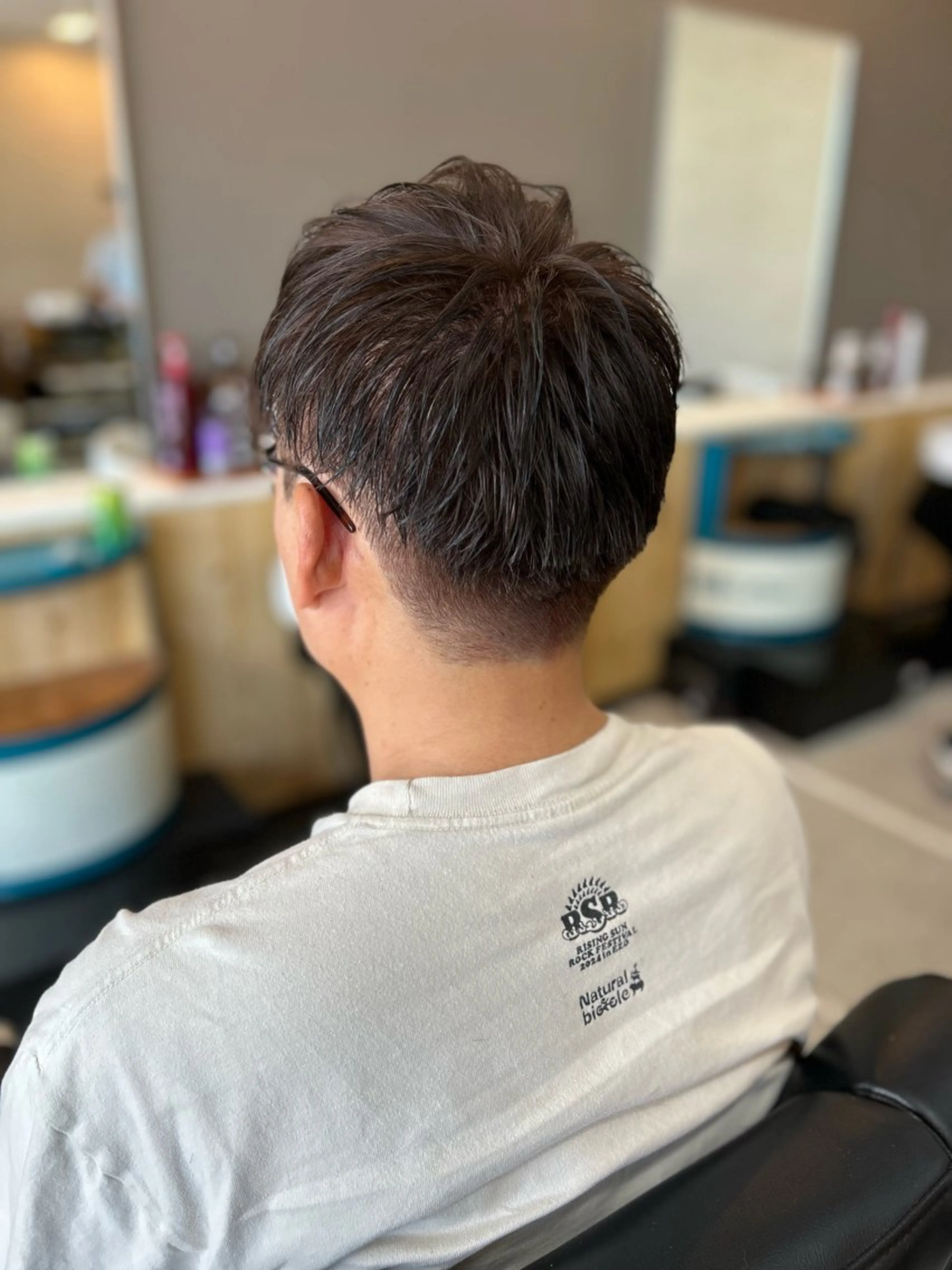 カット、シングルカラーシャンプー、ヘアセットの写真