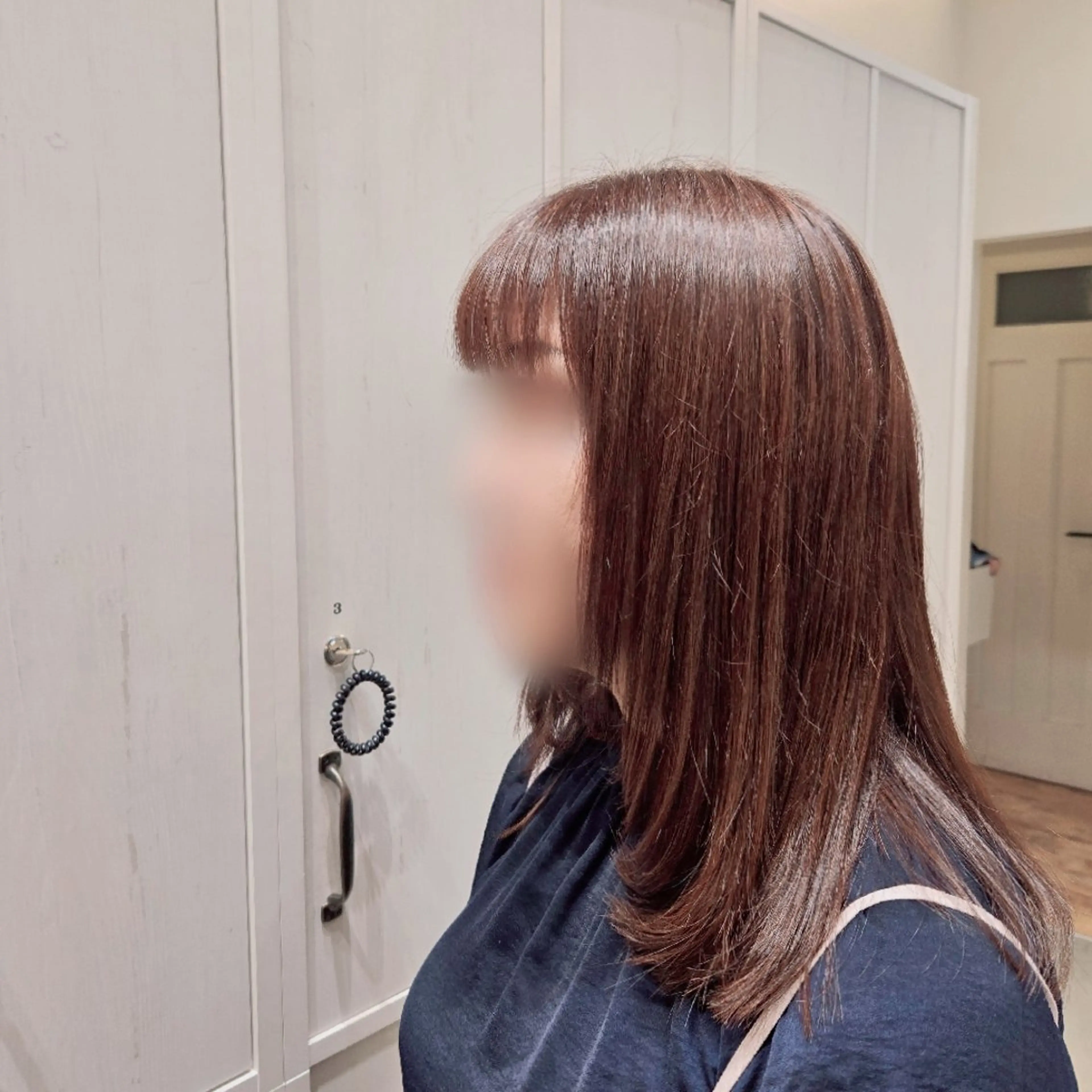 ミディアム 顔まわりレイヤー レイヤーカット 小峯 瑞貴のヘアスタイル