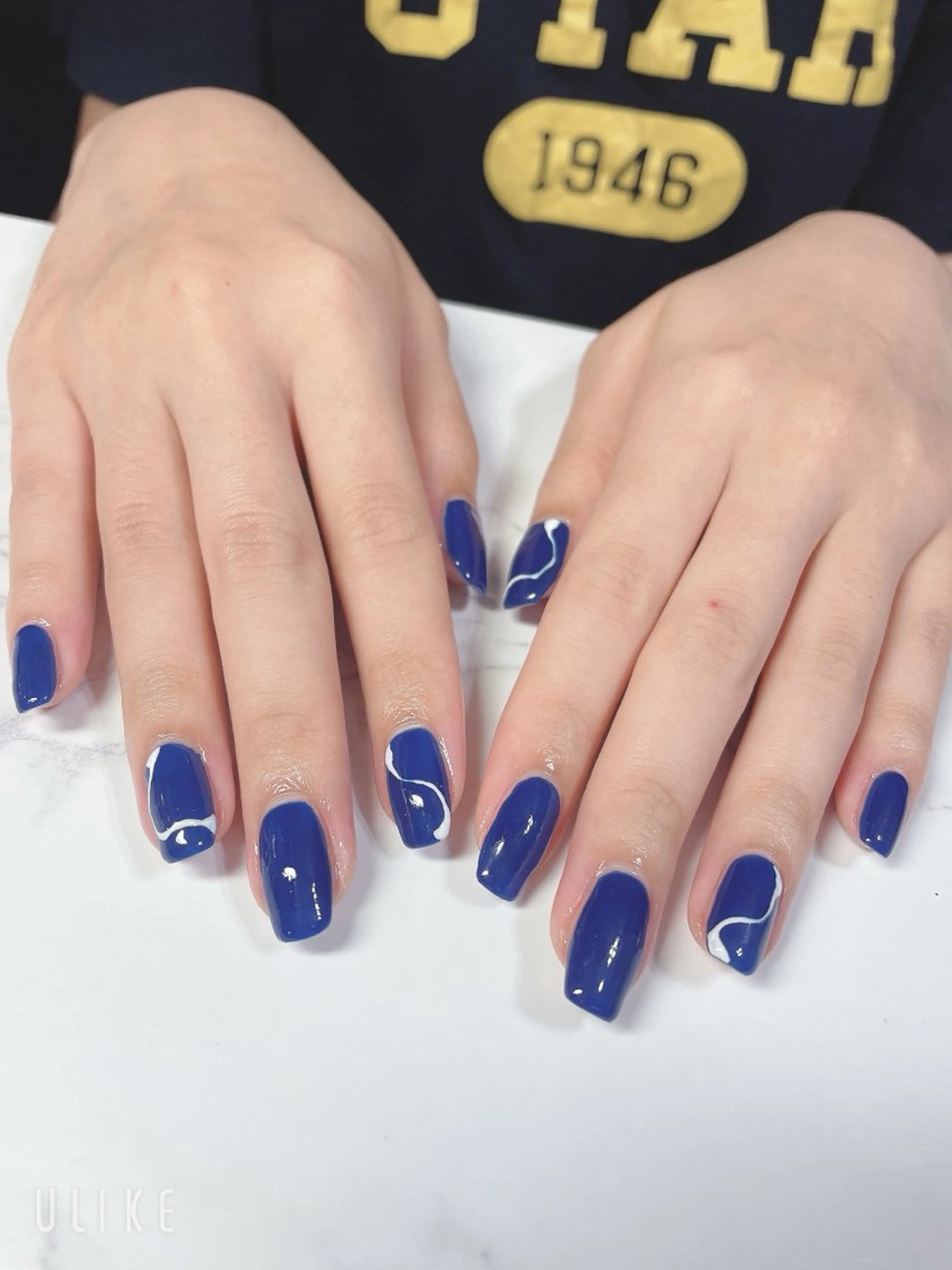 ネイル ネイビー A/C roomのネイルデザイン