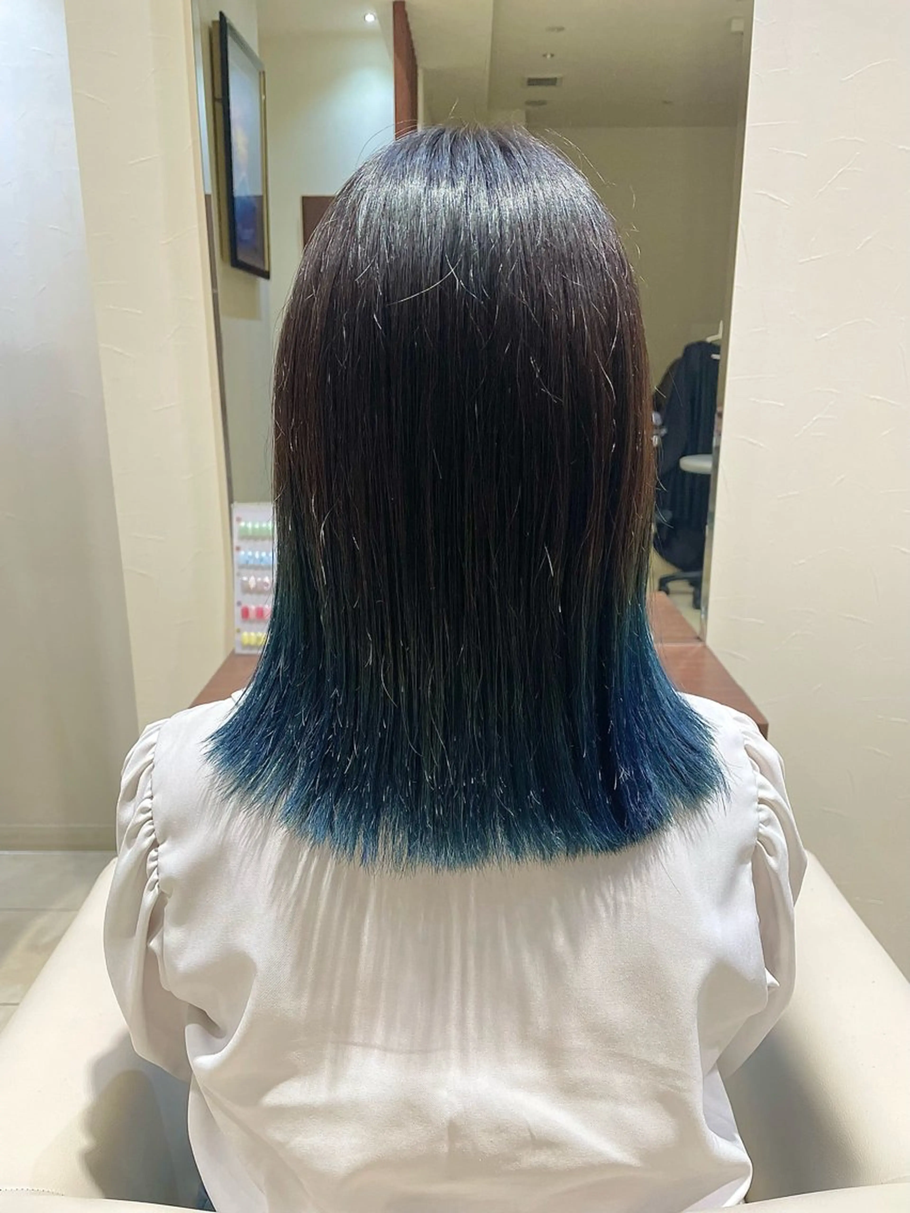 ミディアム カラー ブリーチ ブルーカラー グラデーションカラー トリートメント カット ヘアカラー トリートメント 森 邑奈のヘアスタイル
