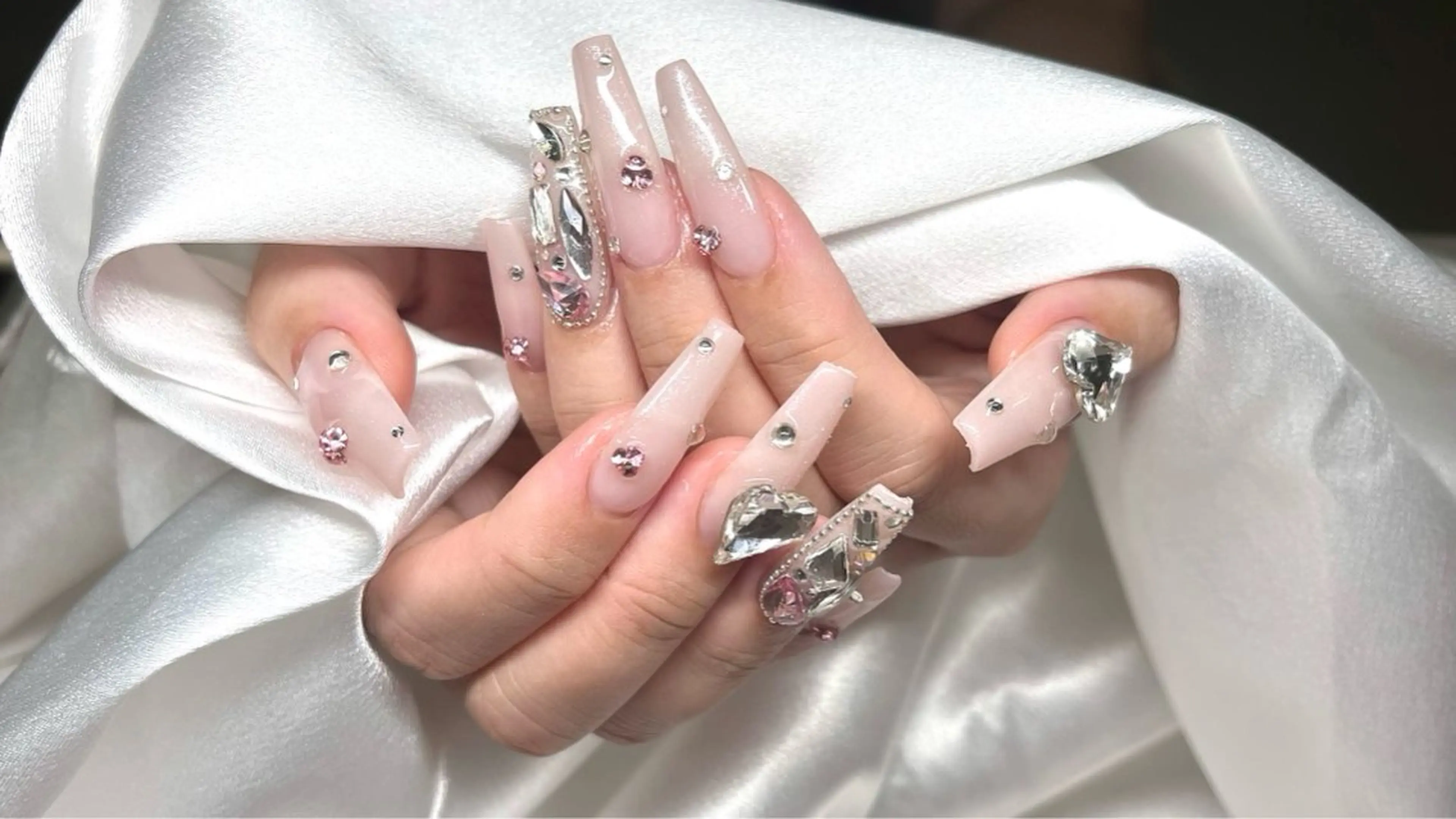 ネイル ルラワンネイル エンのネイルデザイン