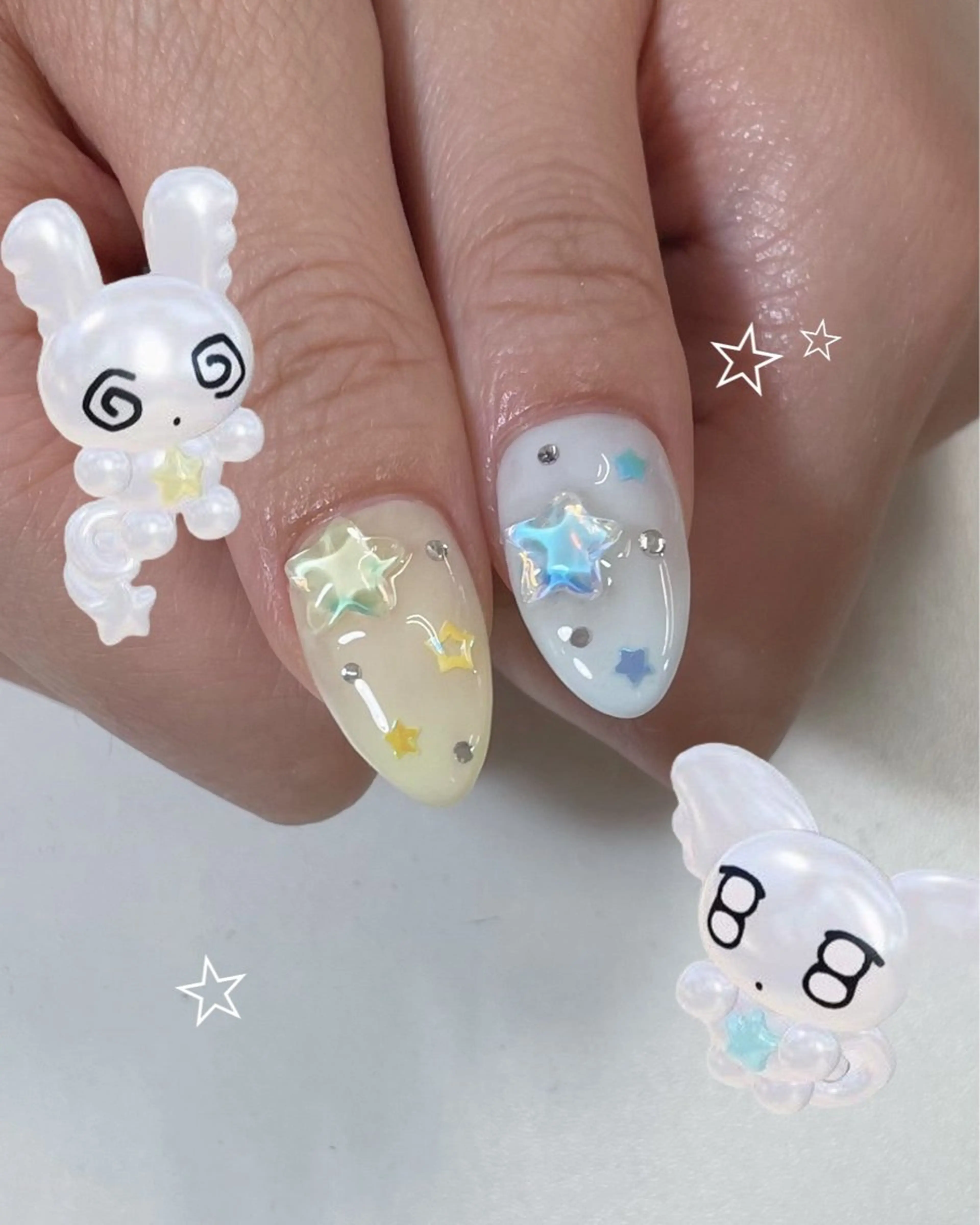 ネイル MINAMI໒꒱ Y2K、韓国ガーリーのネイルデザイン