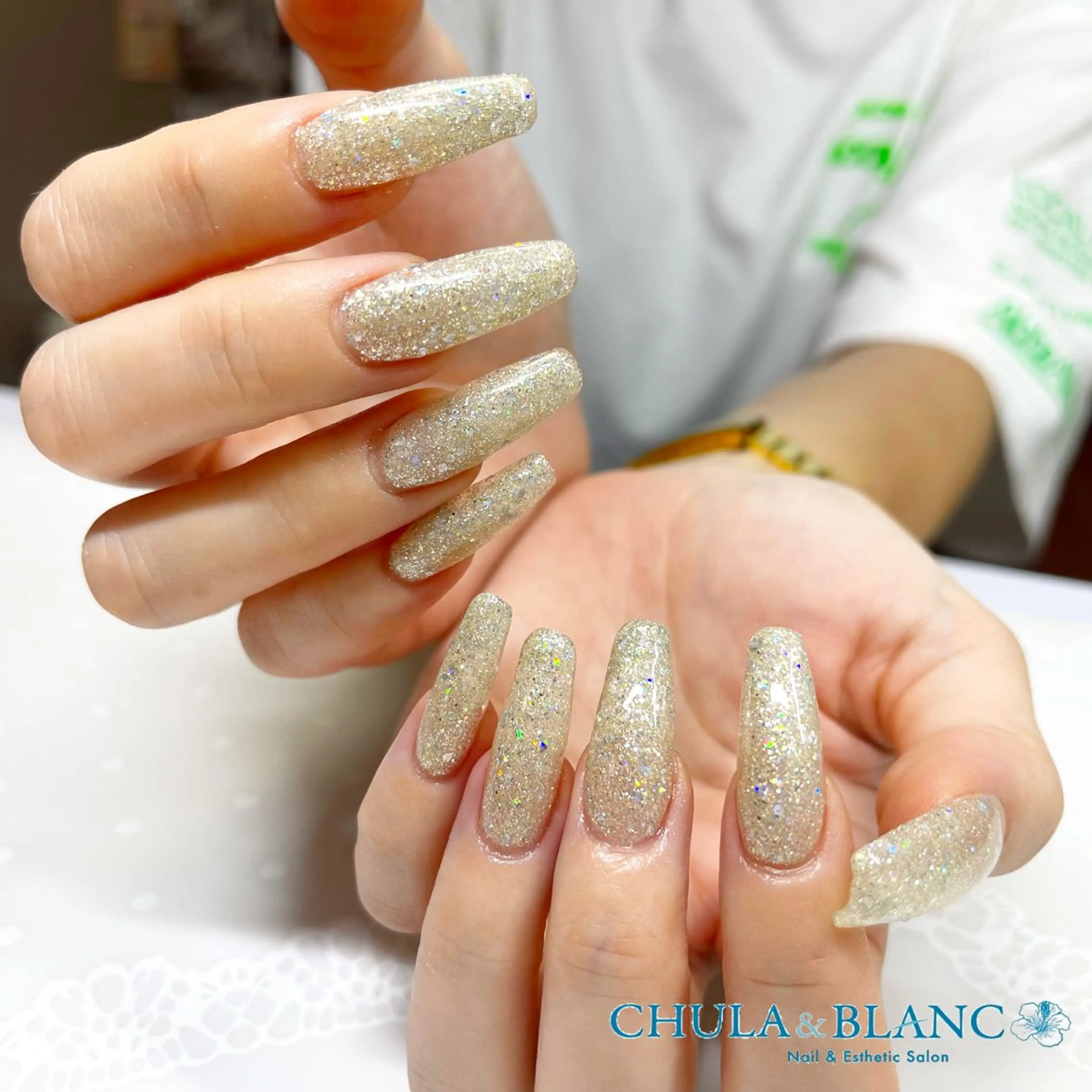 オフ無し🩷長さ出しラメグラの写真