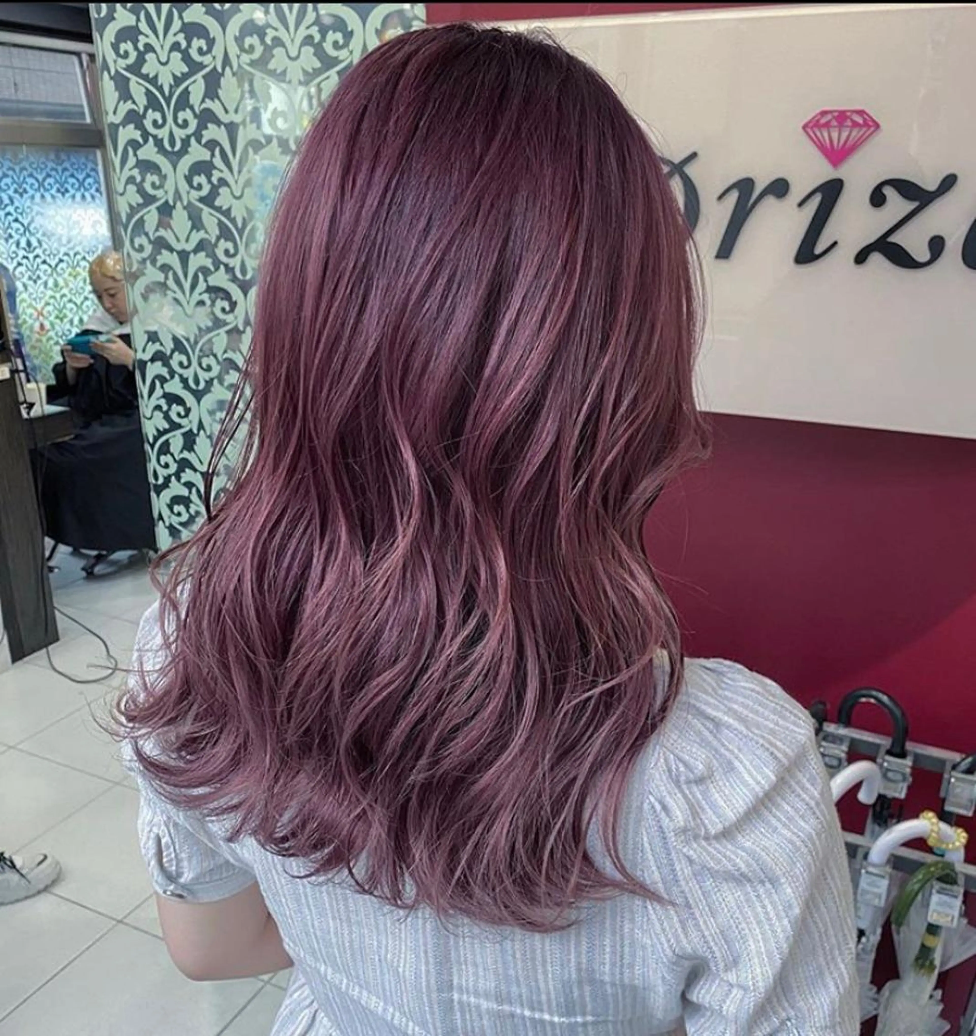 セミロング カラー ヘアアレンジ ダブルカラー🌈 miinaのヘアスタイル