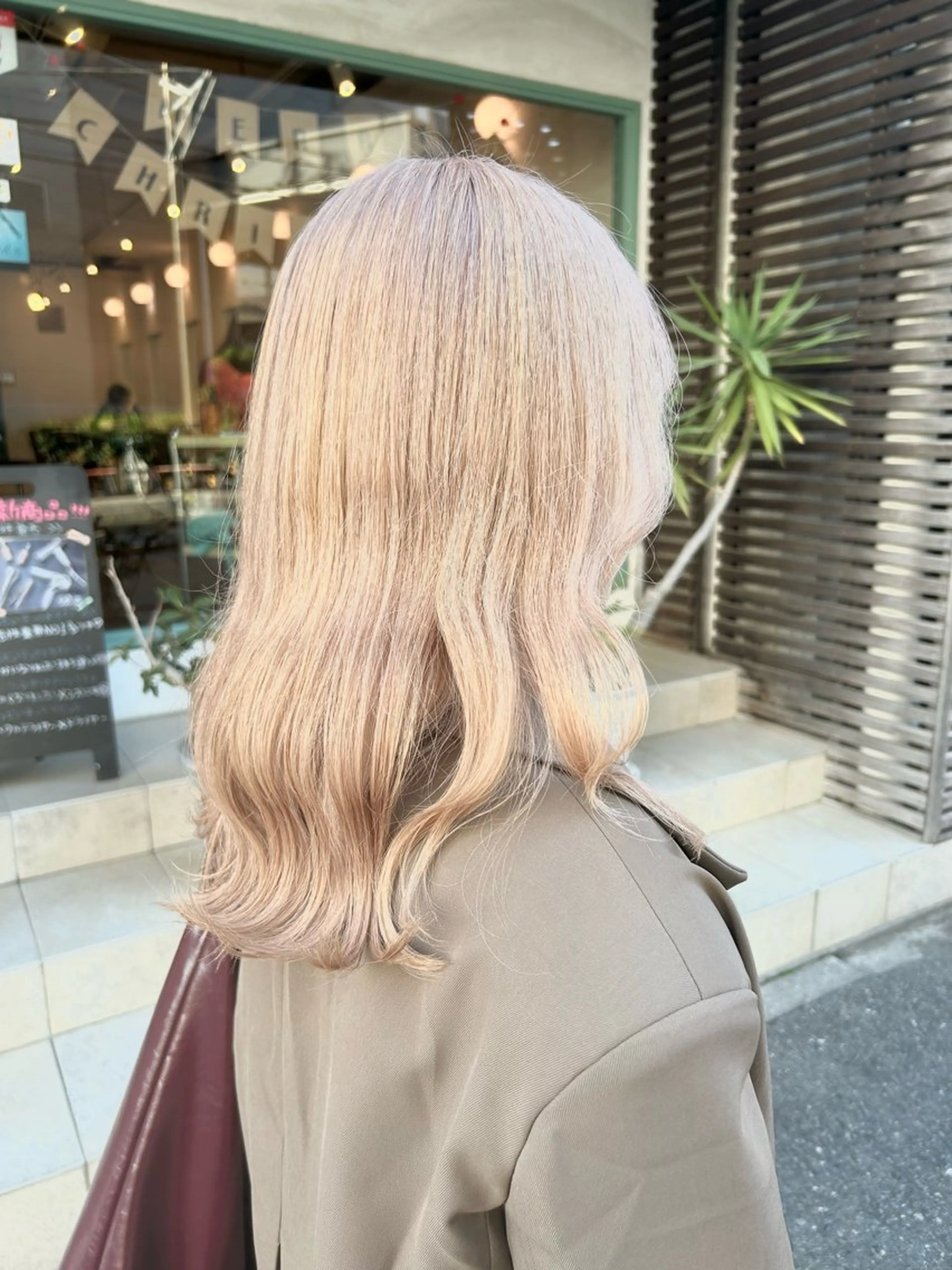 整えカット×ハイトーンカラーの写真