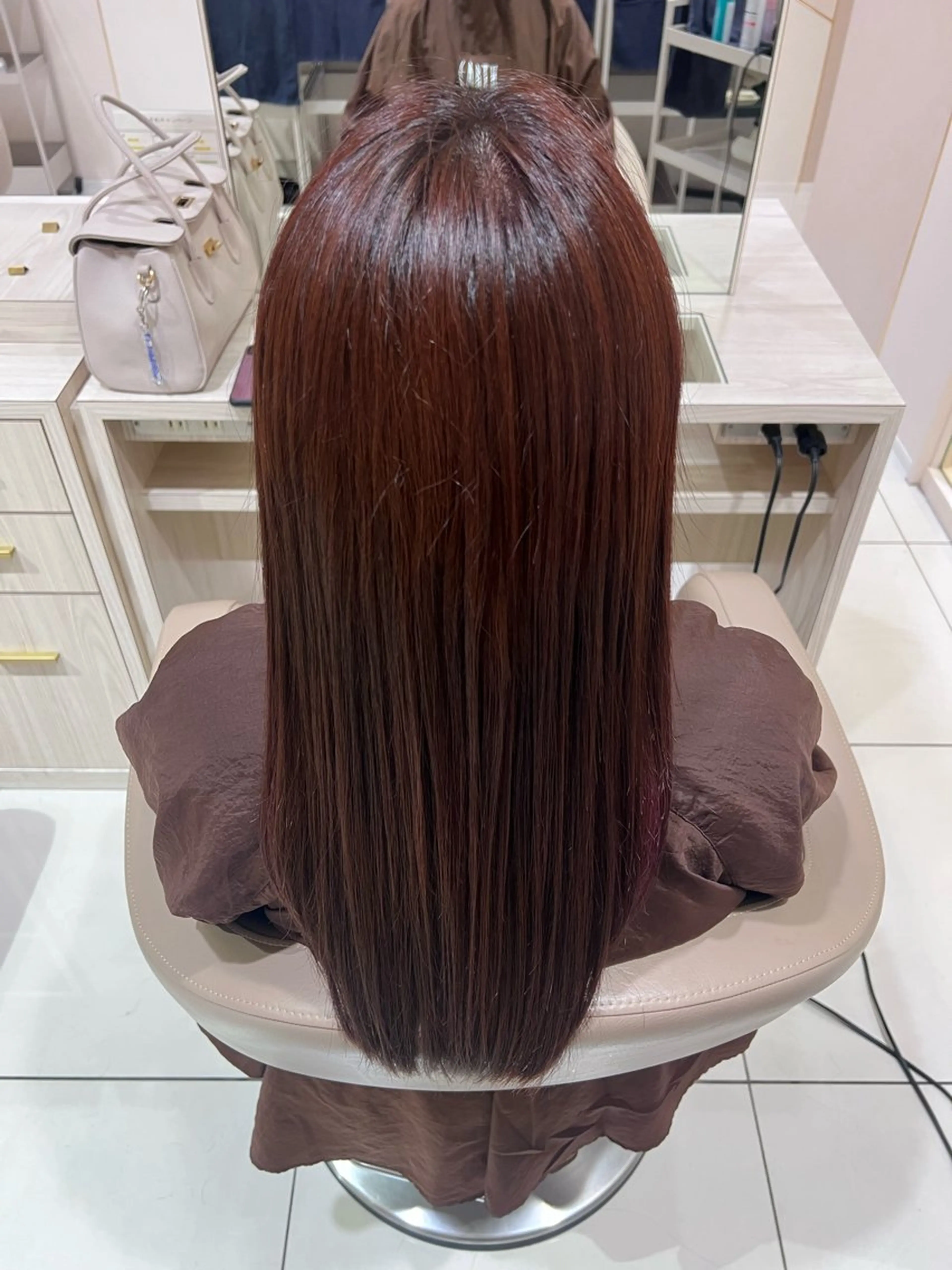 ロング 近藤 愛のヘアスタイル