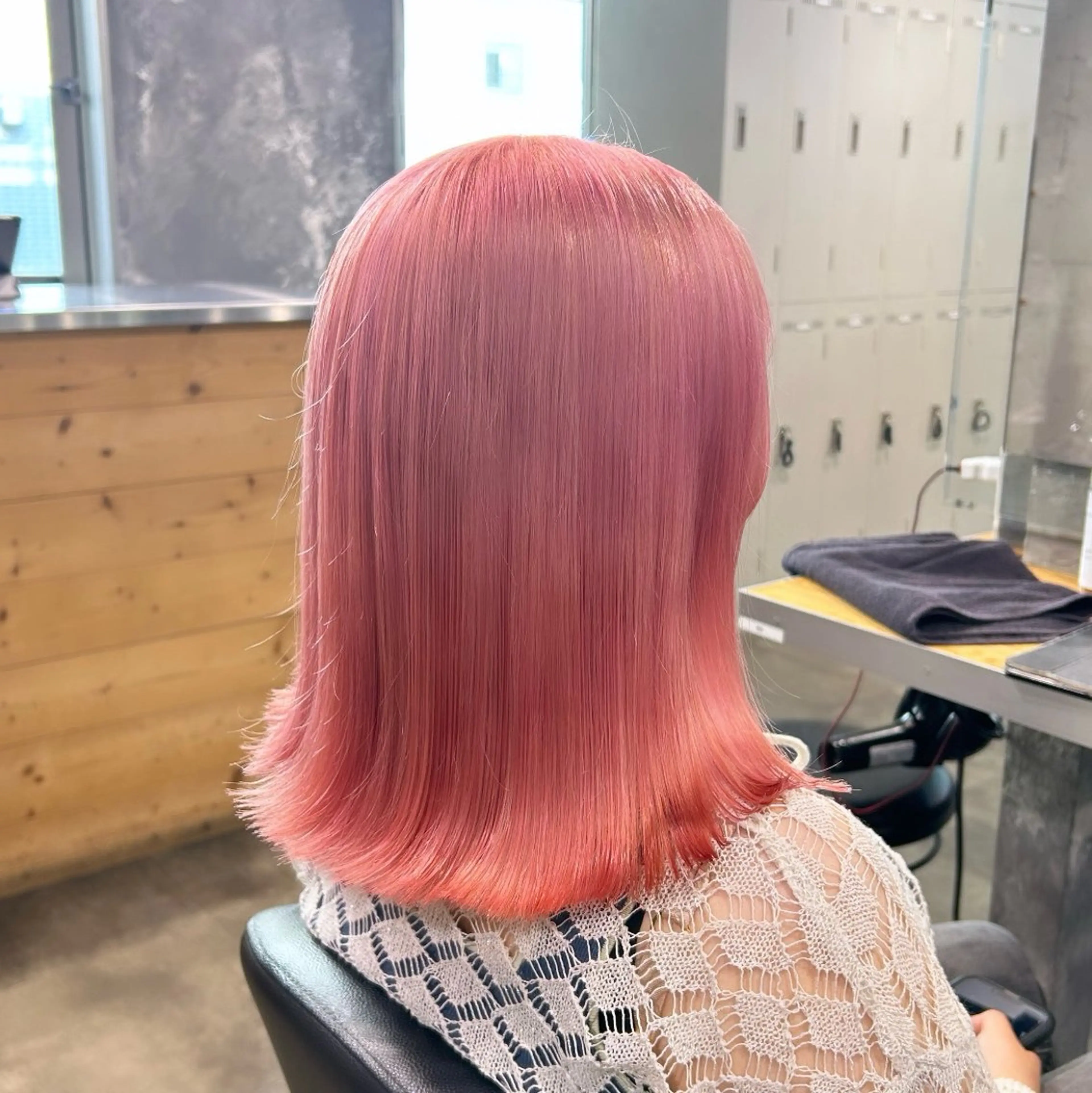 ミディアム IS所属・横浜美容室/透明感 カラー/レイヤーのヘアスタイル