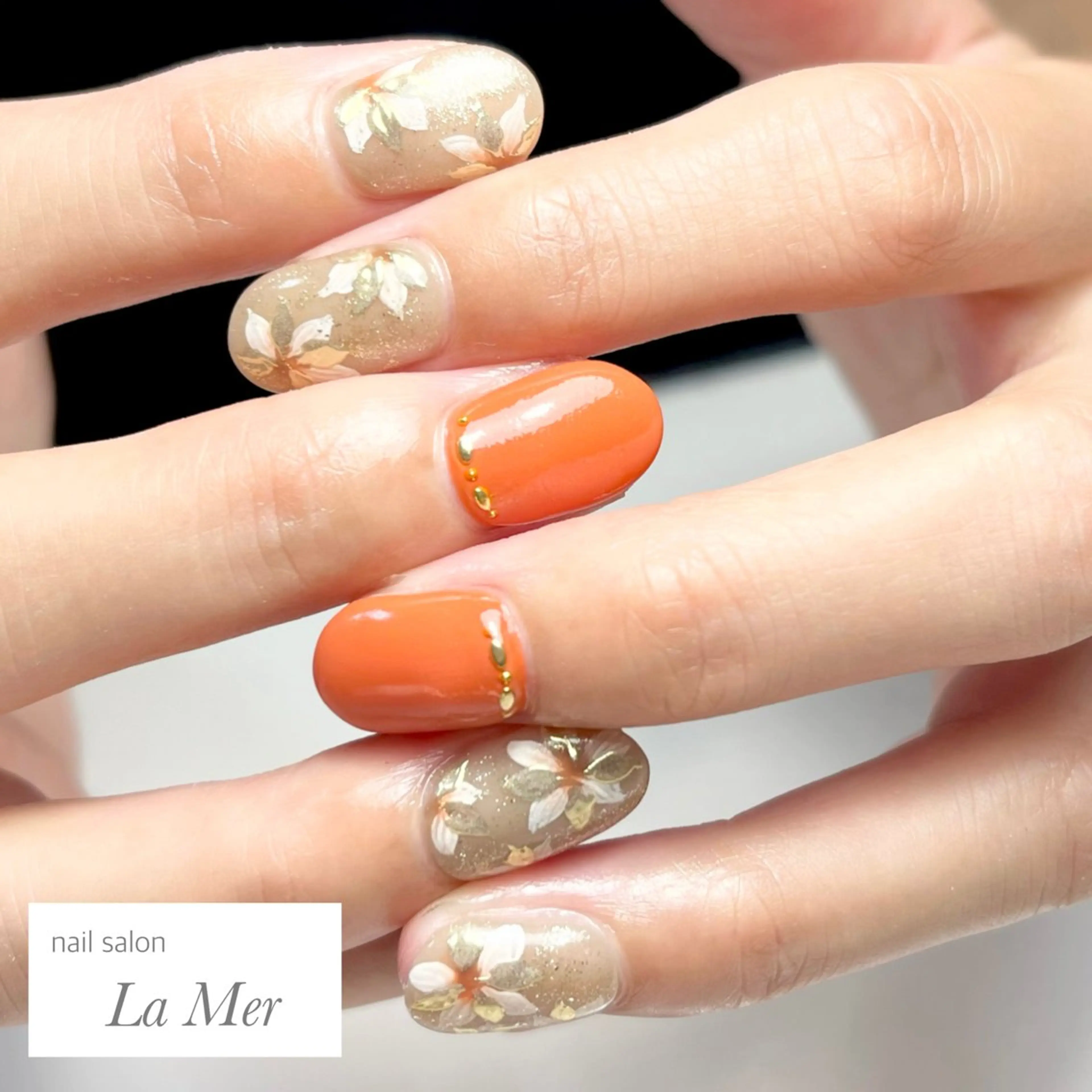 ネイル アートネイル フラワーネイル ミラーネイル オレンジ 夏ネイル ハンドネイル nailsalon La Merのネイルデザイン