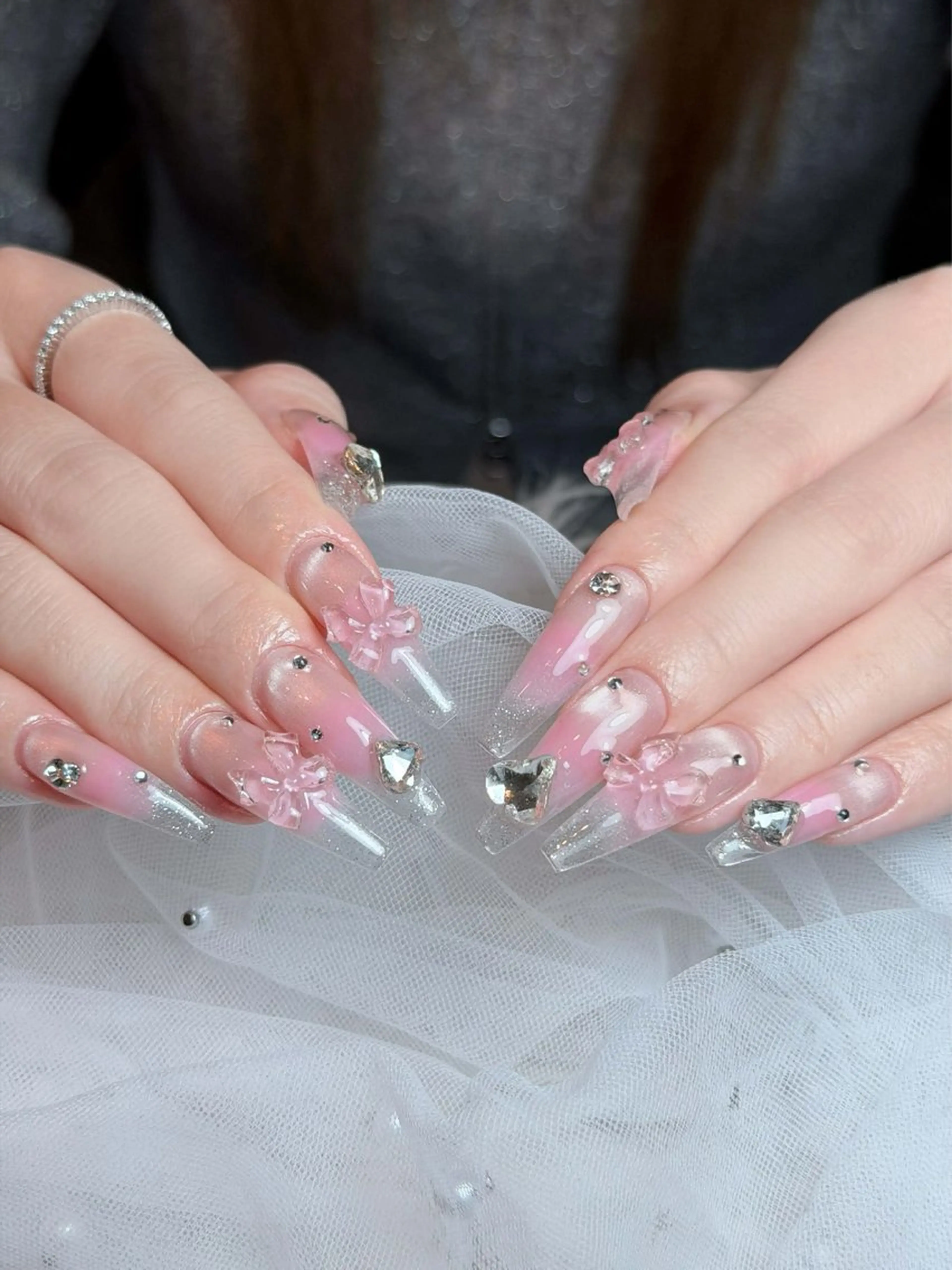 ネイル チークネイル ドット フレンチネイル グラデーション ハート ハンドネイル ハンドケア Eli Nails 新宿のネイルデザイン