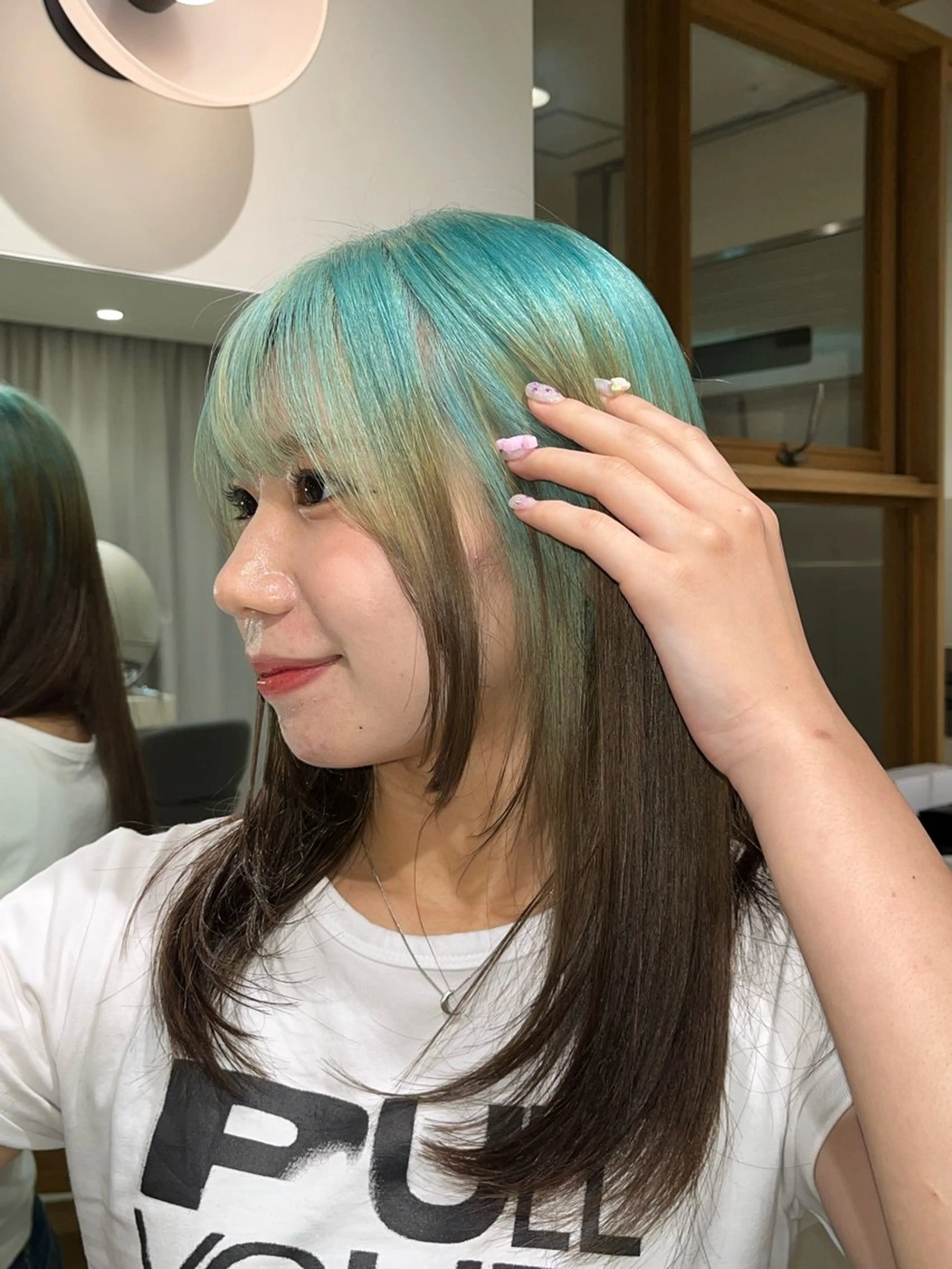 カラー ヘアカラー 横井 優奈のヘアスタイル