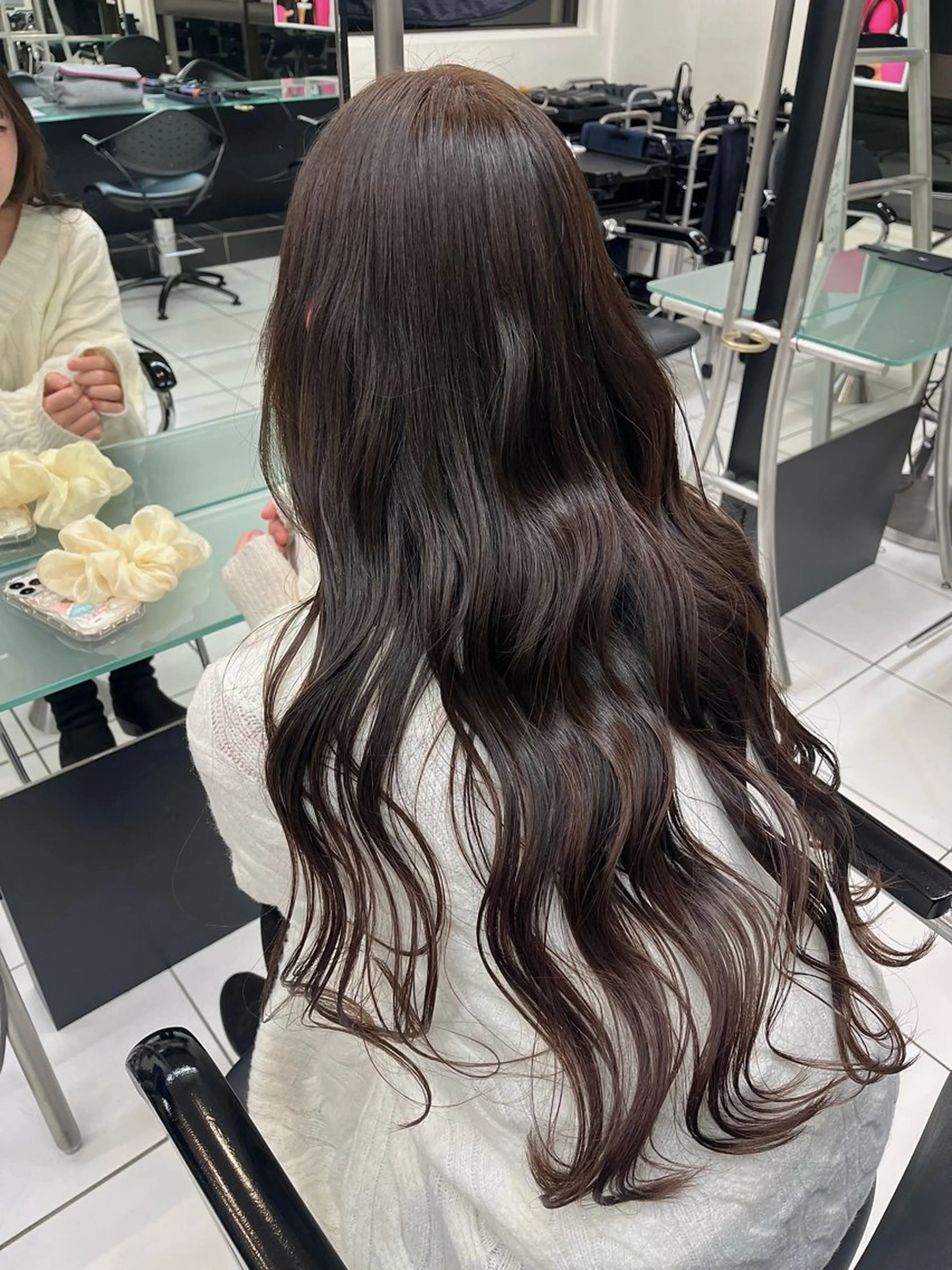 ロング カラー 透明感カラー 新開 夏菜のヘアスタイル