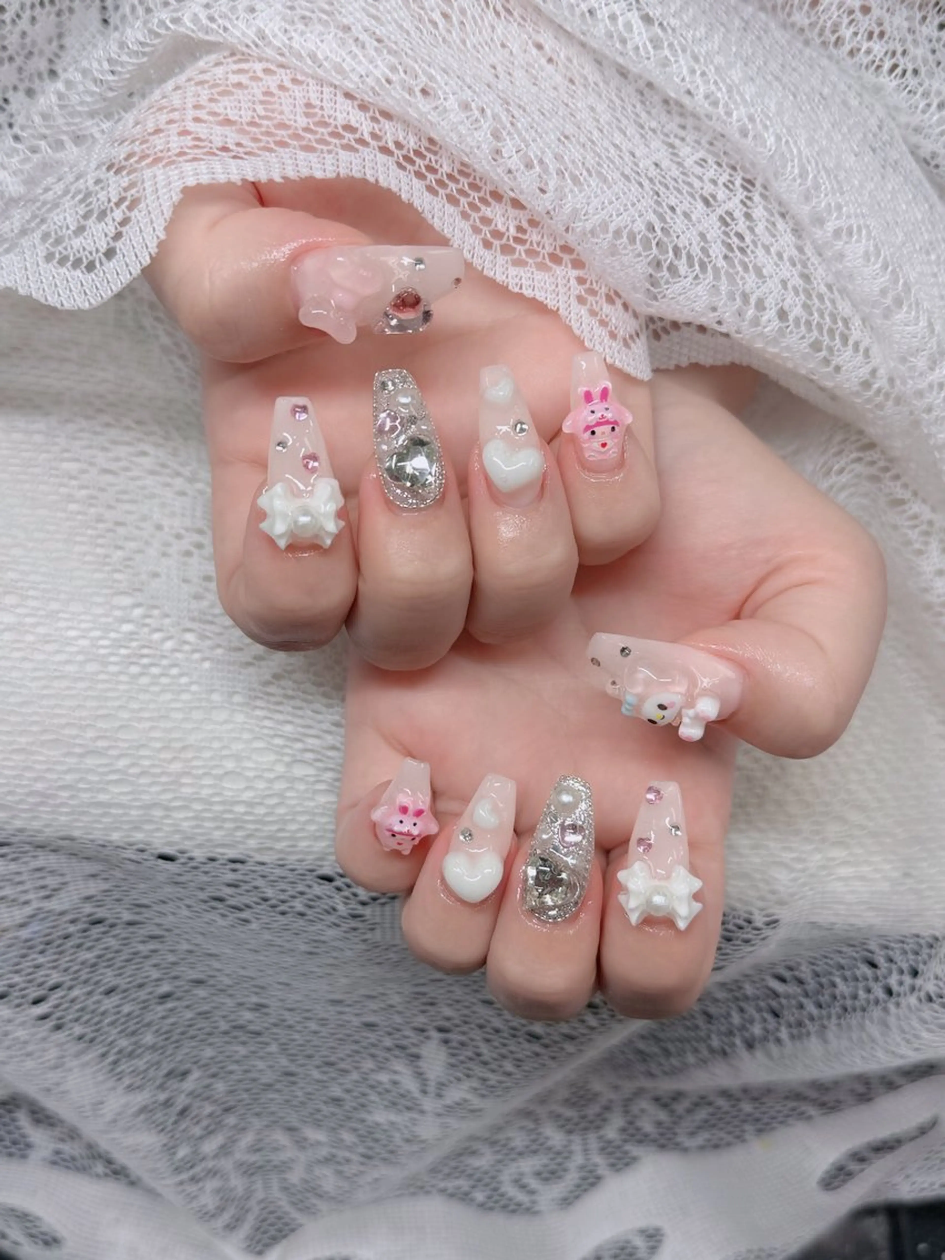 ネイル オーロラネイル フレンチネイル ジェルネイル ハロウィン キラキラネイル H.baby Nail Salonのネイルデザイン