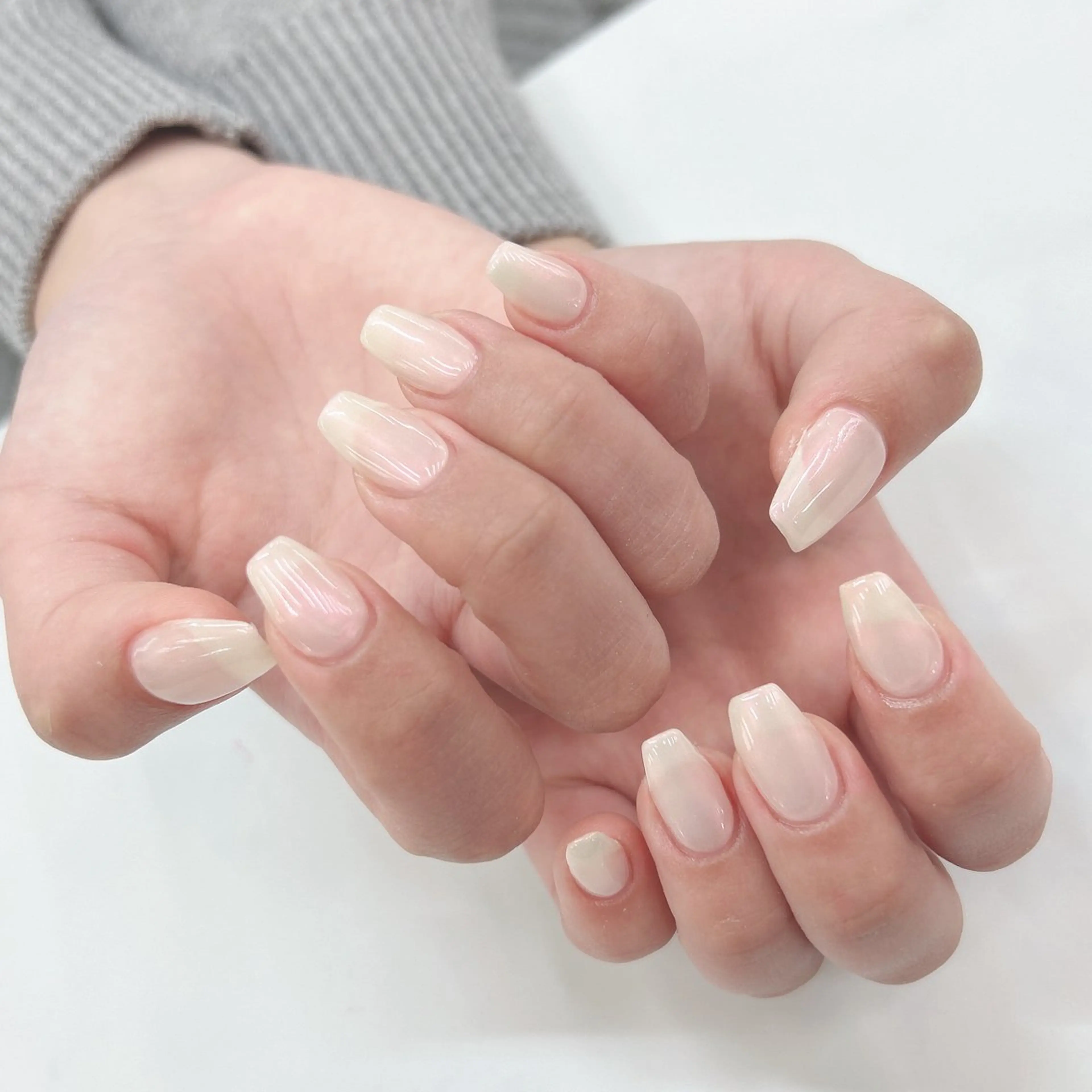 ネイル オーロラネイル ワンカラーネイル MAXKELLY TSUGUMIのネイルデザイン