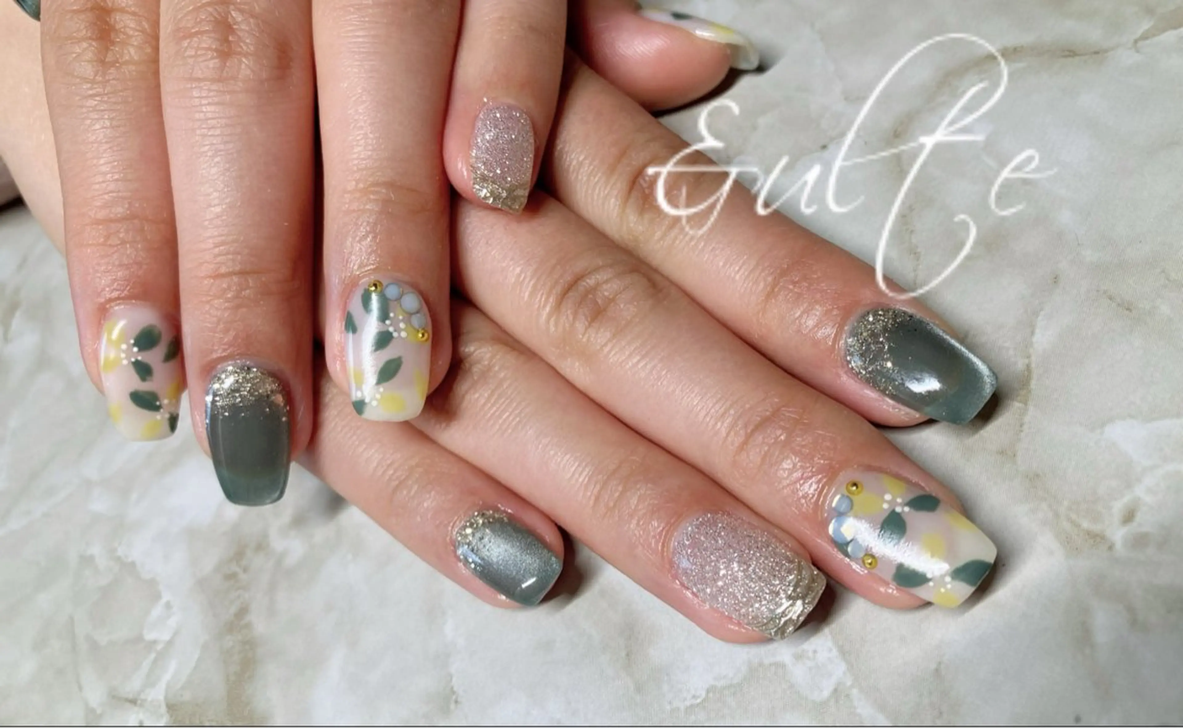 ネイル ハンドネイル andulte MAIのネイルデザイン