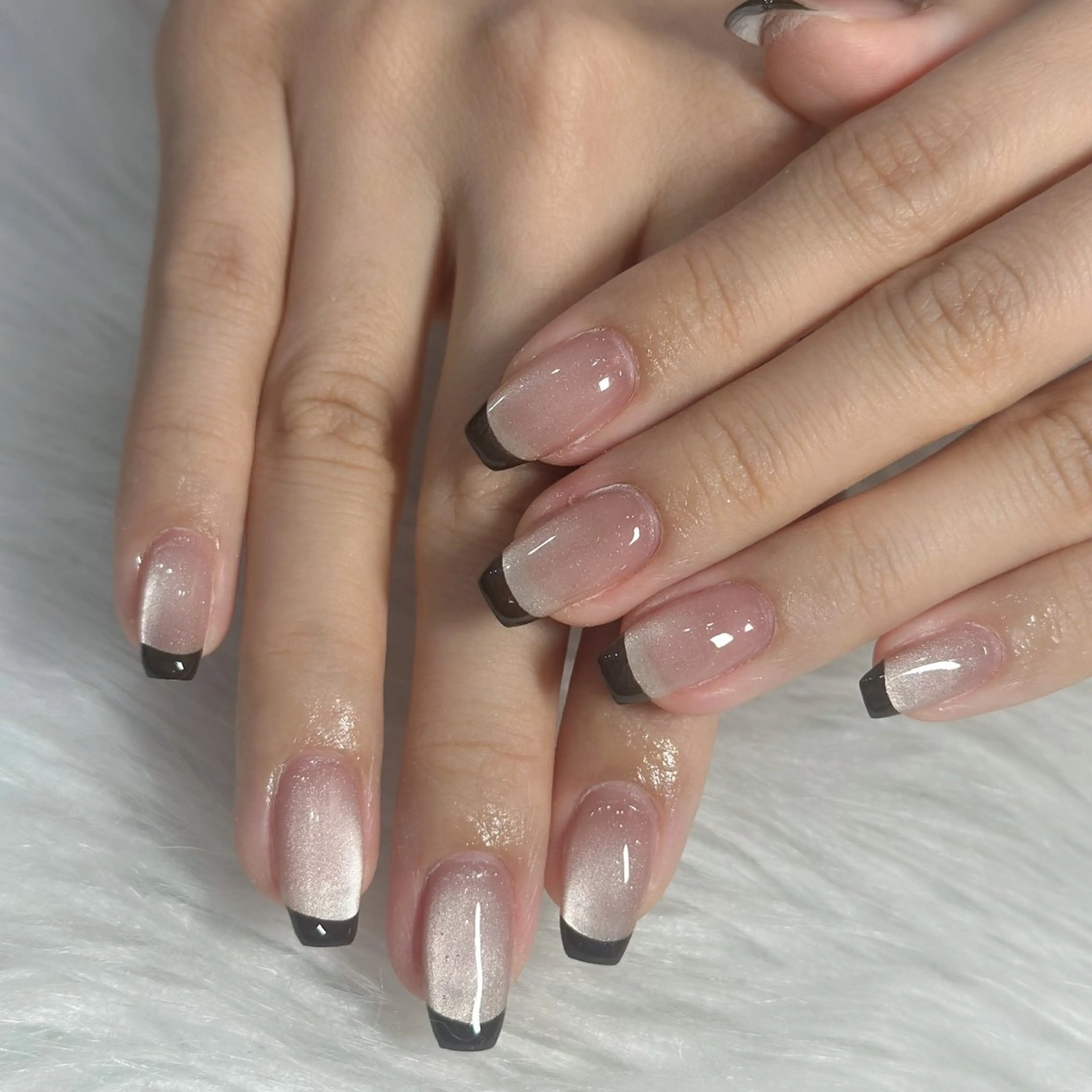 ネイル ハンドネイル フットネイル LAVISH nanamiのネイルデザイン