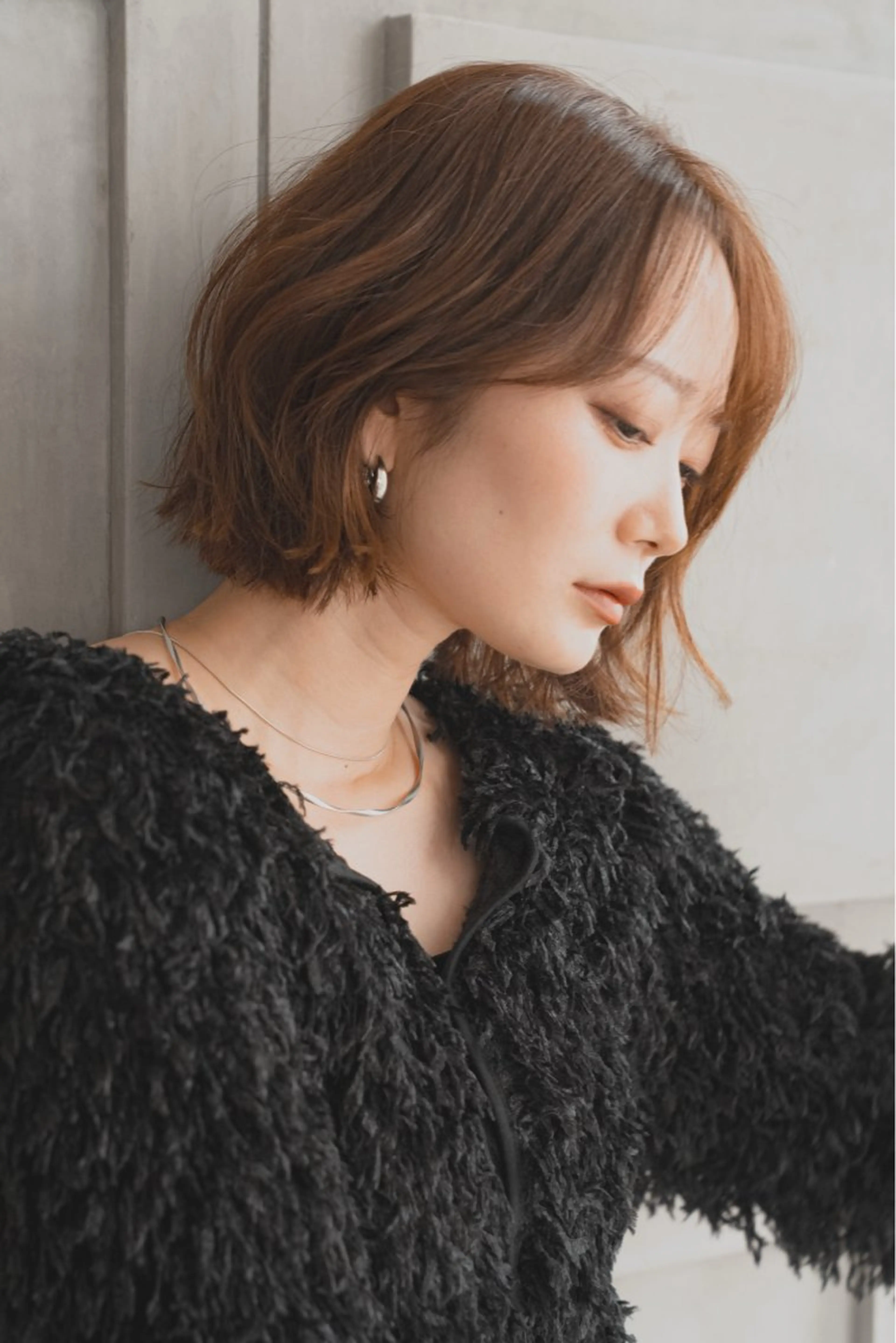 ミディアム カット ヘアカラー トリートメント RAISE by_WHITEのヘアスタイル