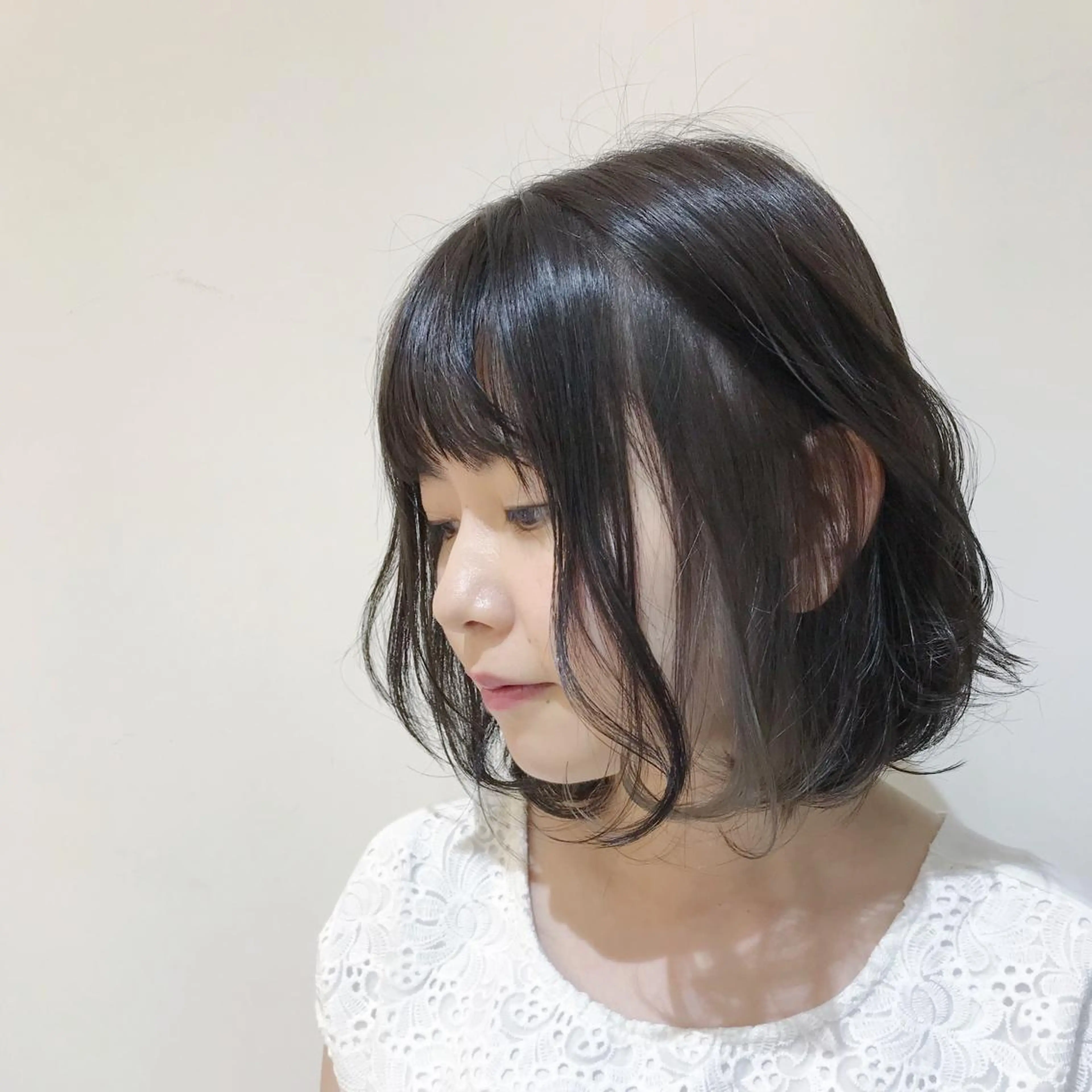 ミディアム カラー ブリーチ 透明感カラー グレージュ インナーカラー 大人お洒落女子❤︎ Ayakoのヘアスタイル